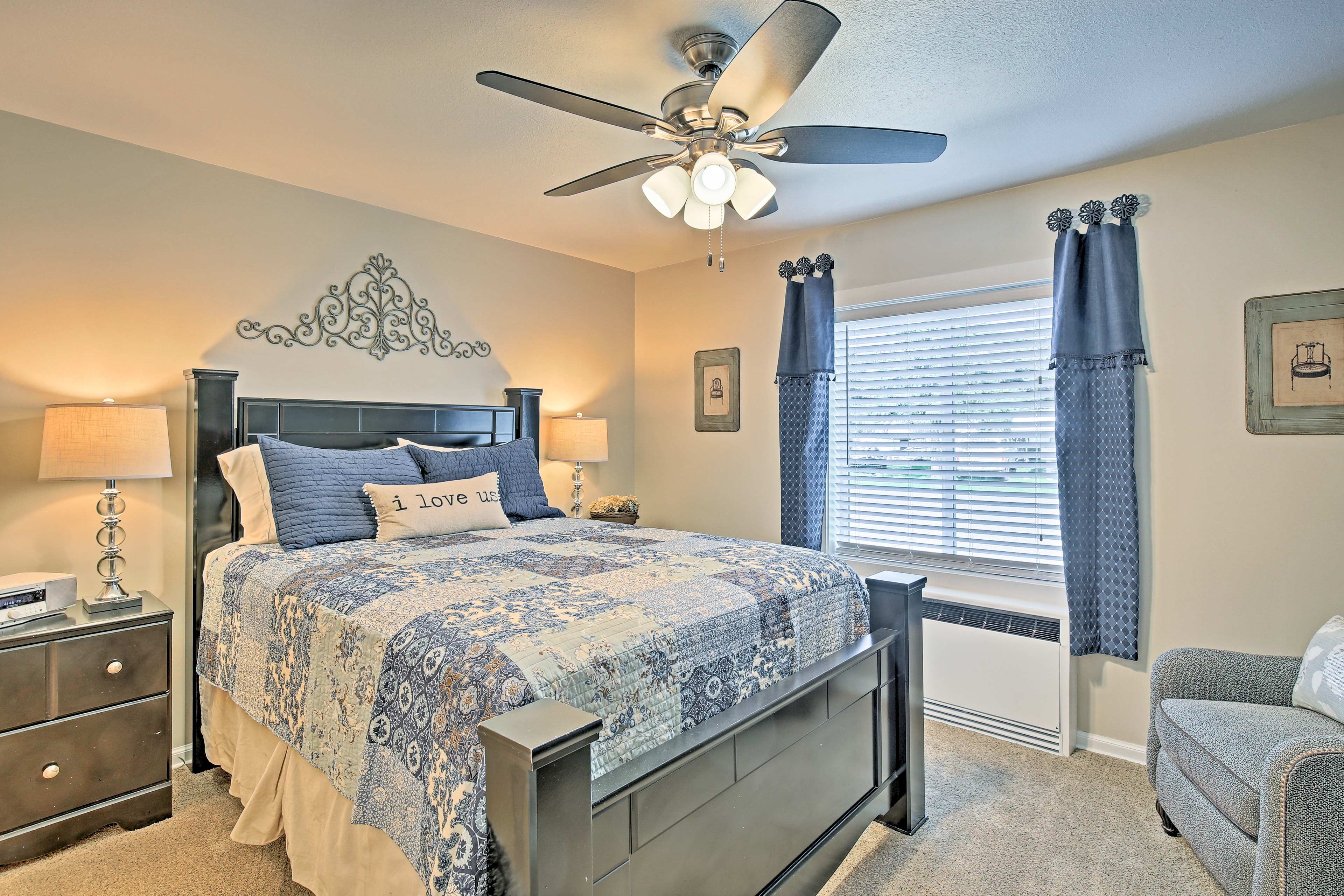 Bedroom 2 | Queen Bed