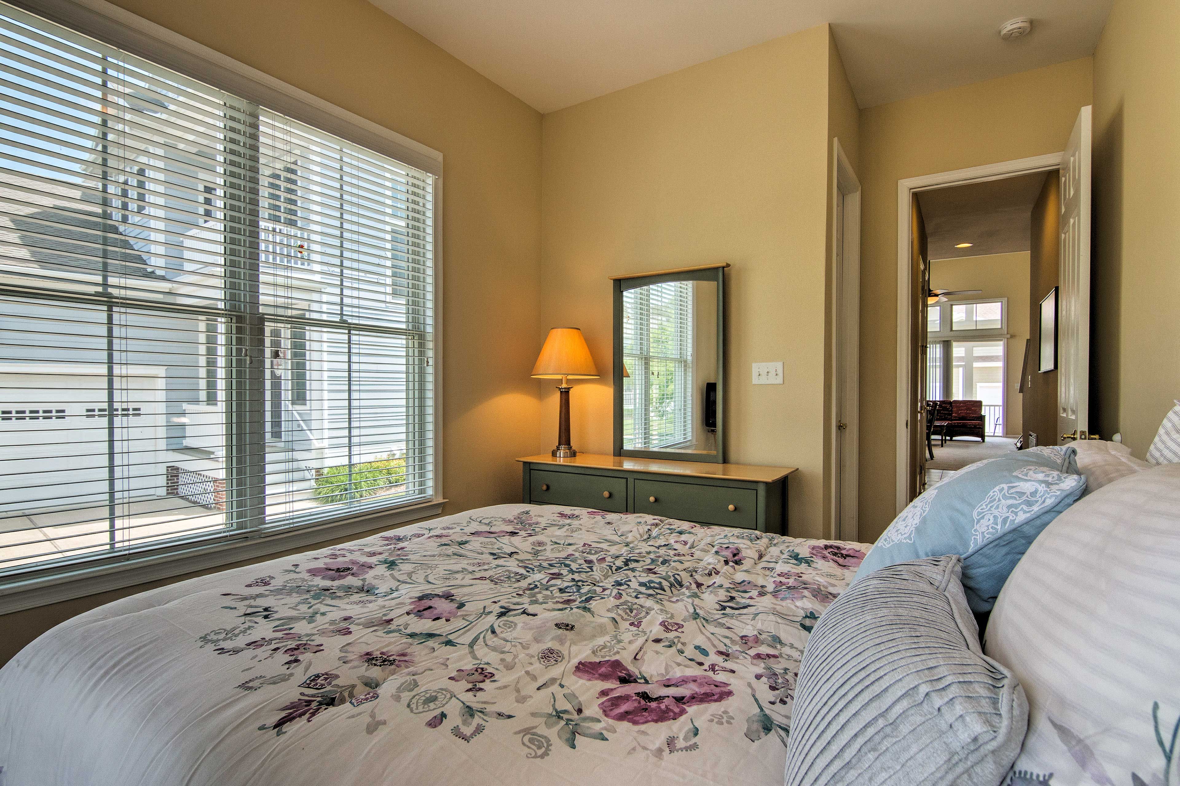 Bedroom 2 | Queen Bed | Linens Provided