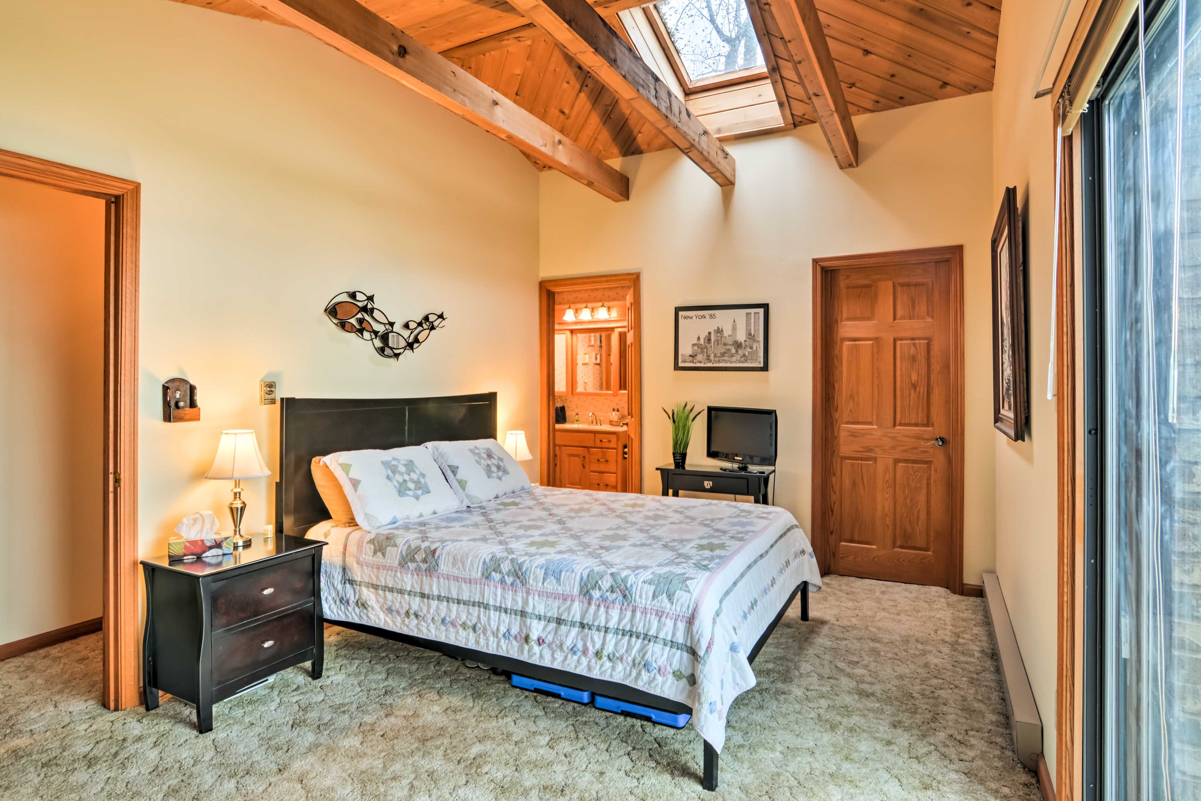 Bedroom 1 | 2nd Floor | Full Bed | Linens Provided | En-Suite Bathroom