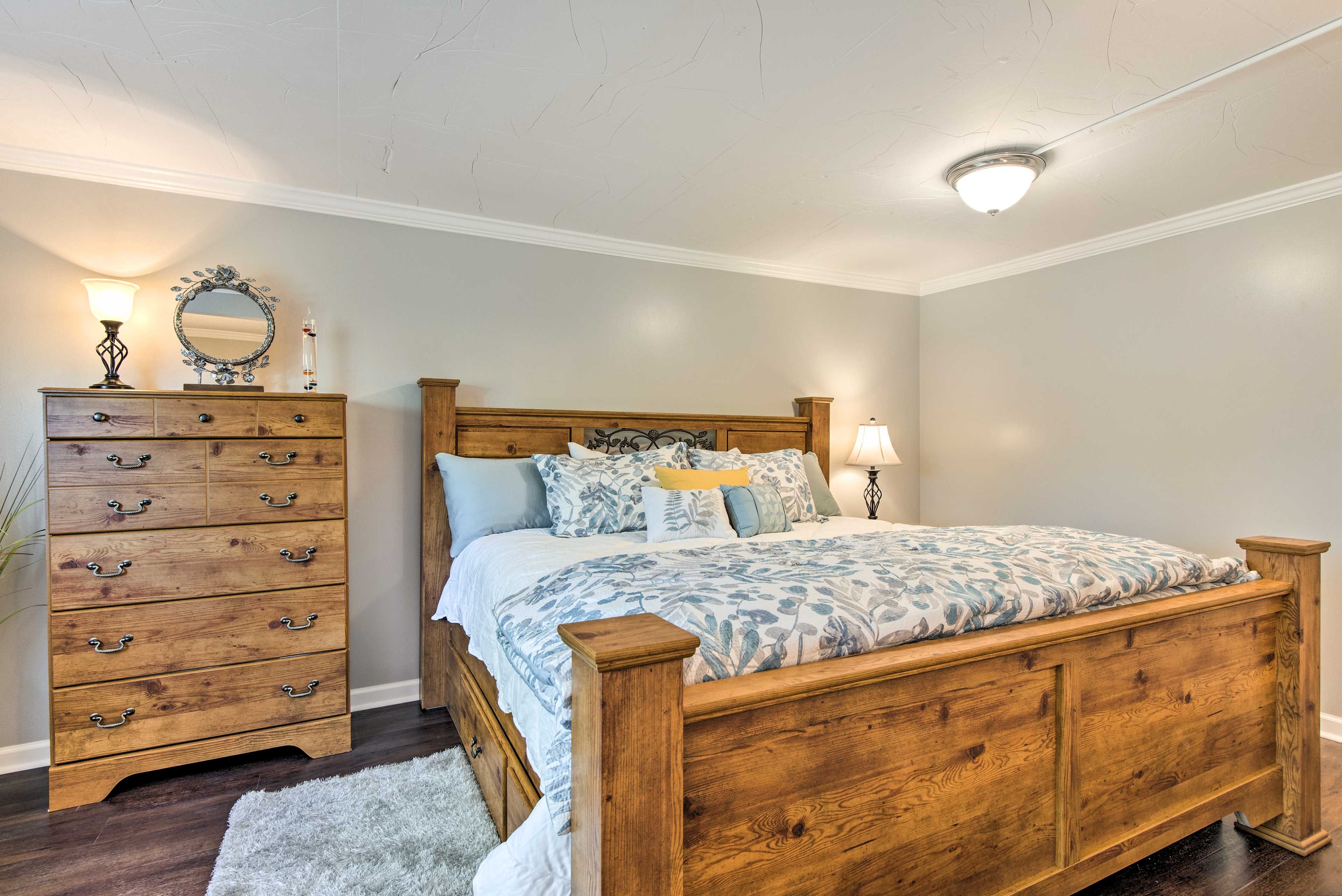 Studio | King Bed