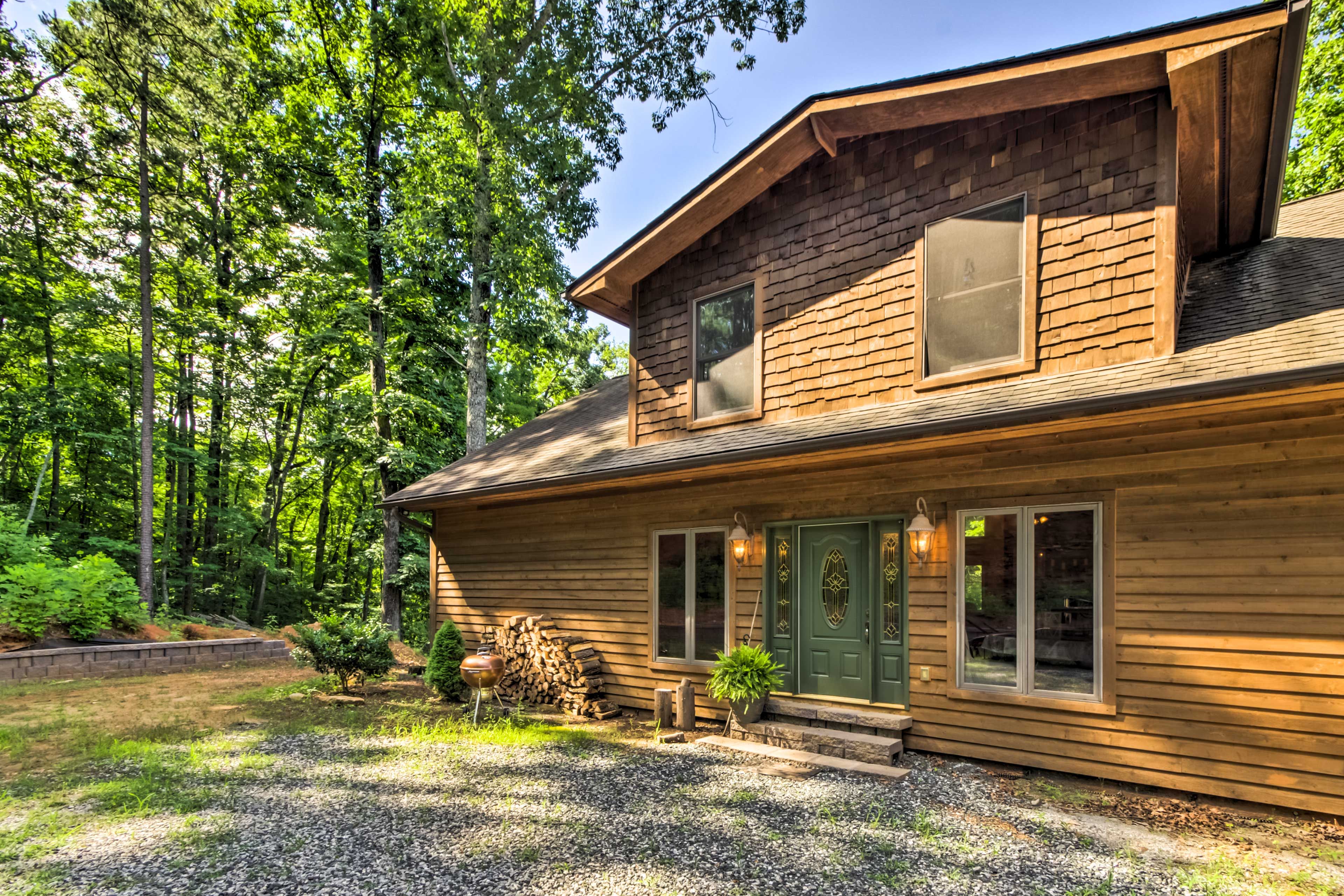 Tryon Vacation Rental | 6BR | 3.5BA | 5,668 Sq Ft | Free WiFi | Stairs to Access