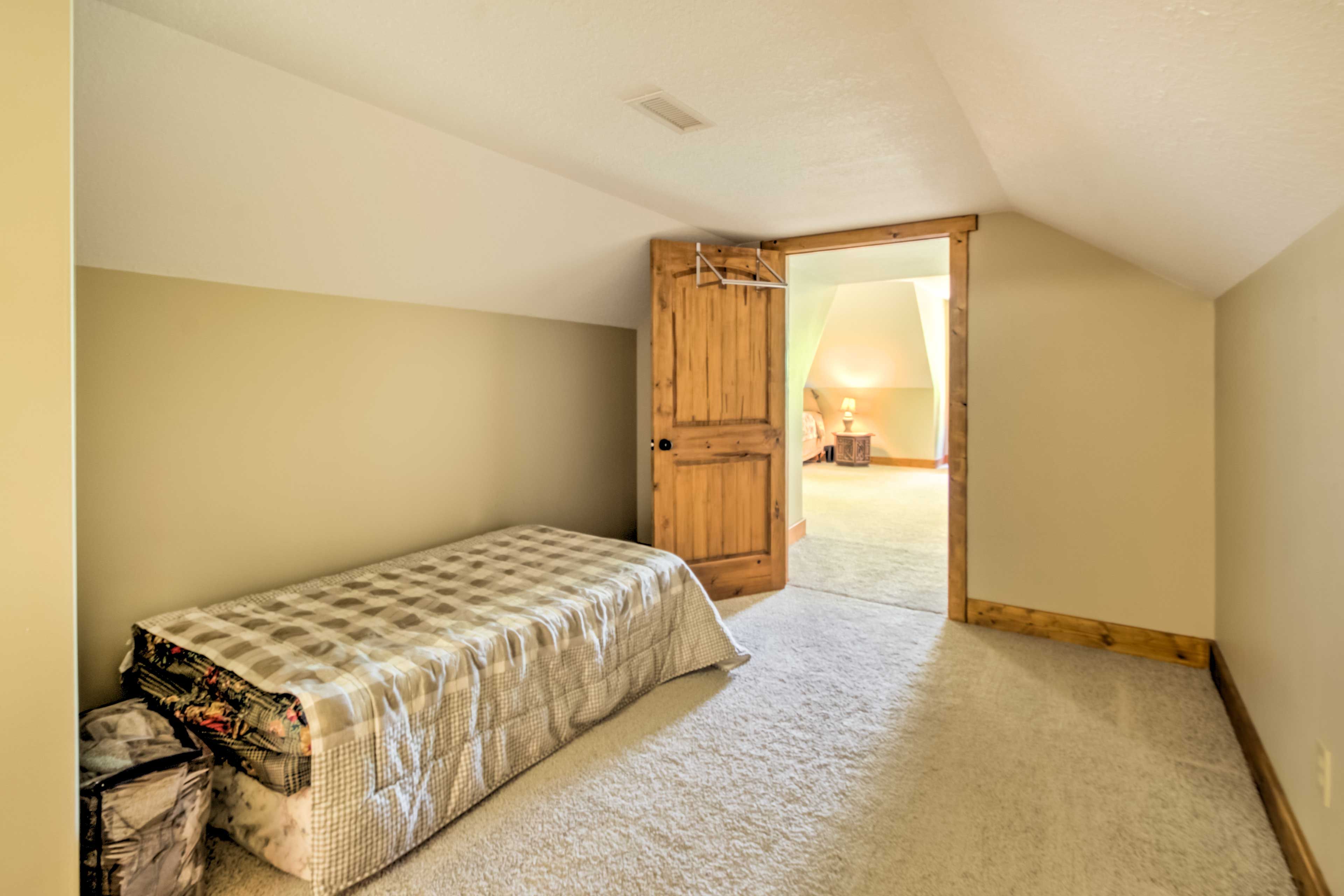 Bedroom | Full Bed