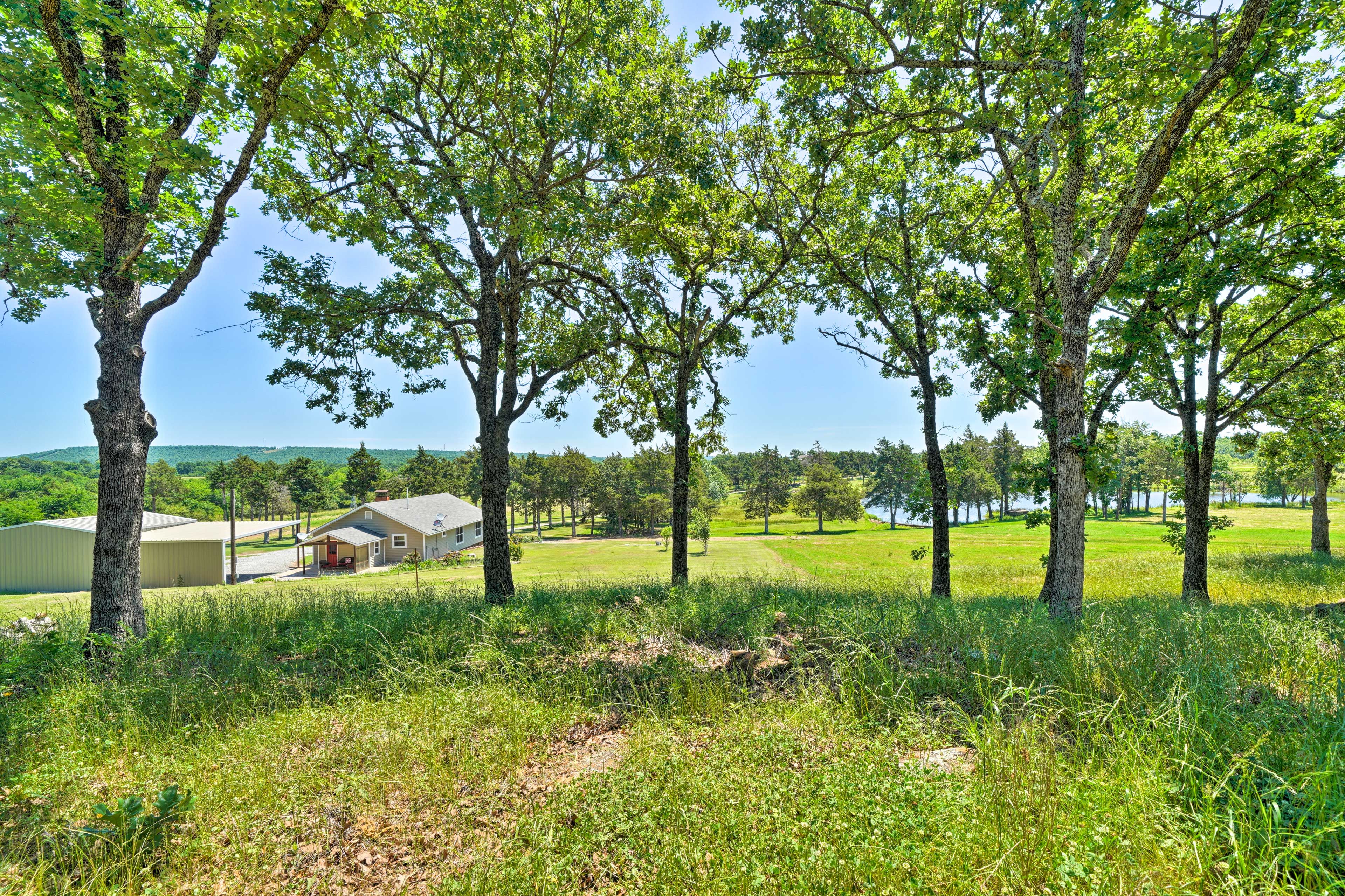 Exterior | Nearby Hiking Trails