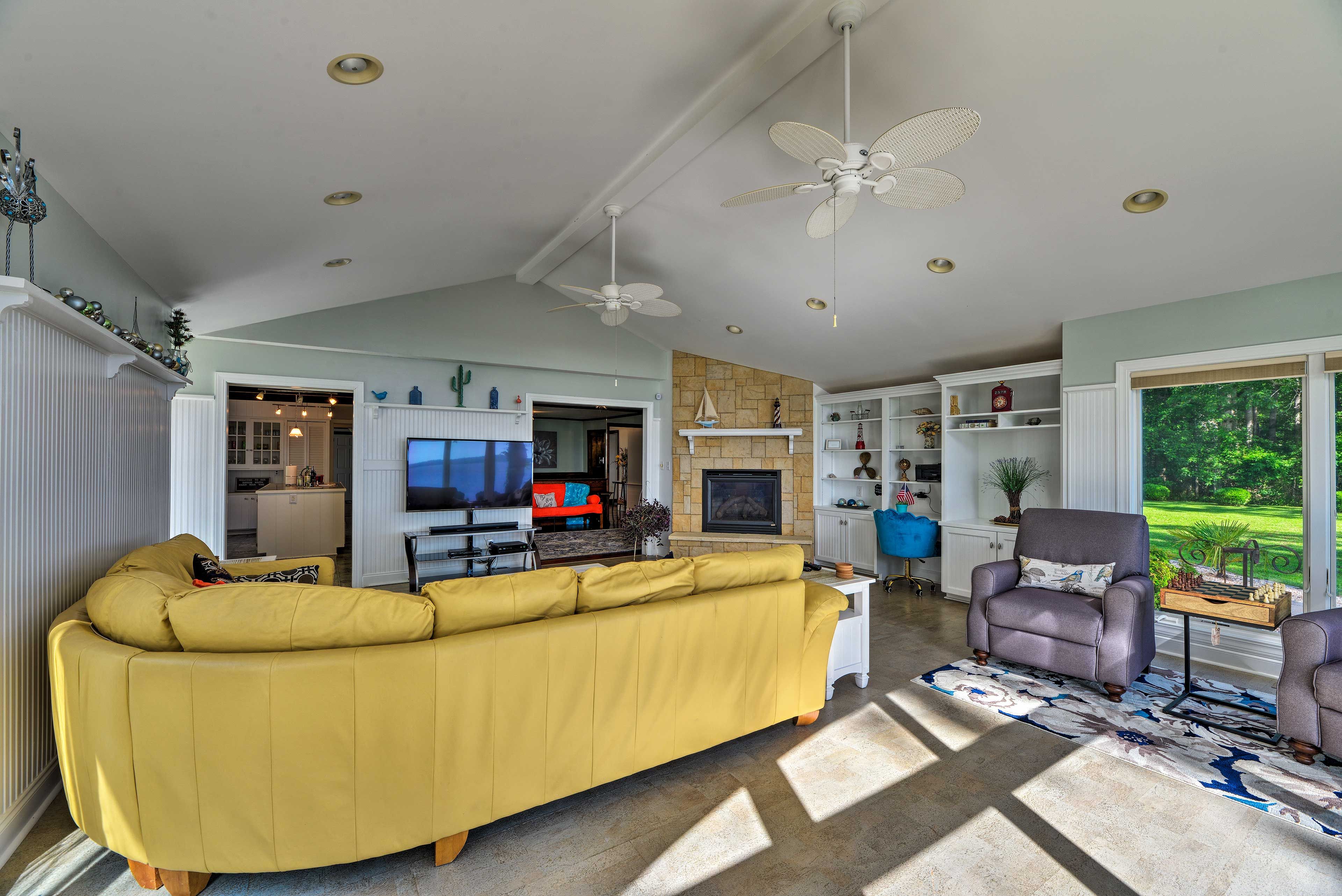Living Room | Free WiFi
