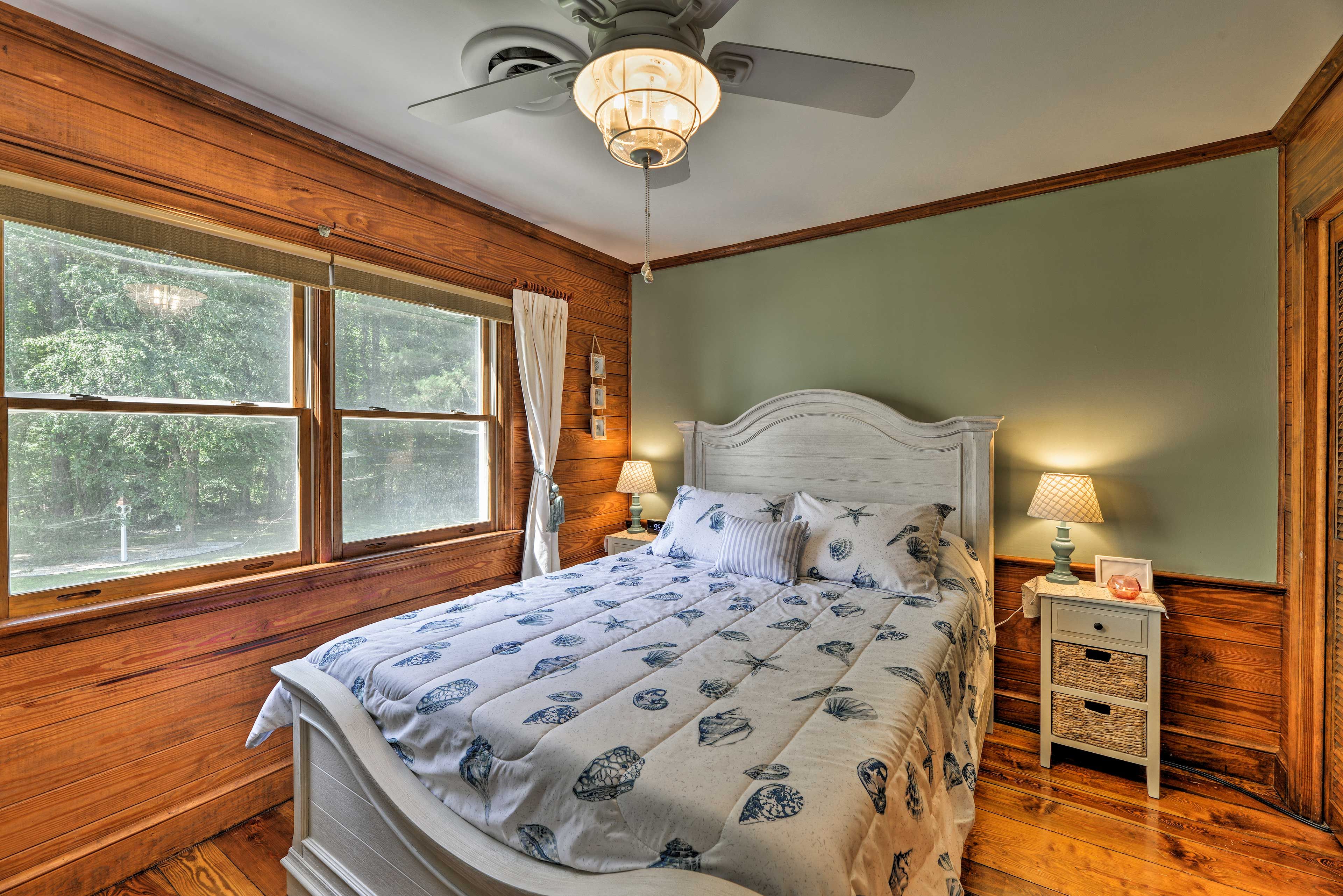 Bedroom 6 | Queen Bed