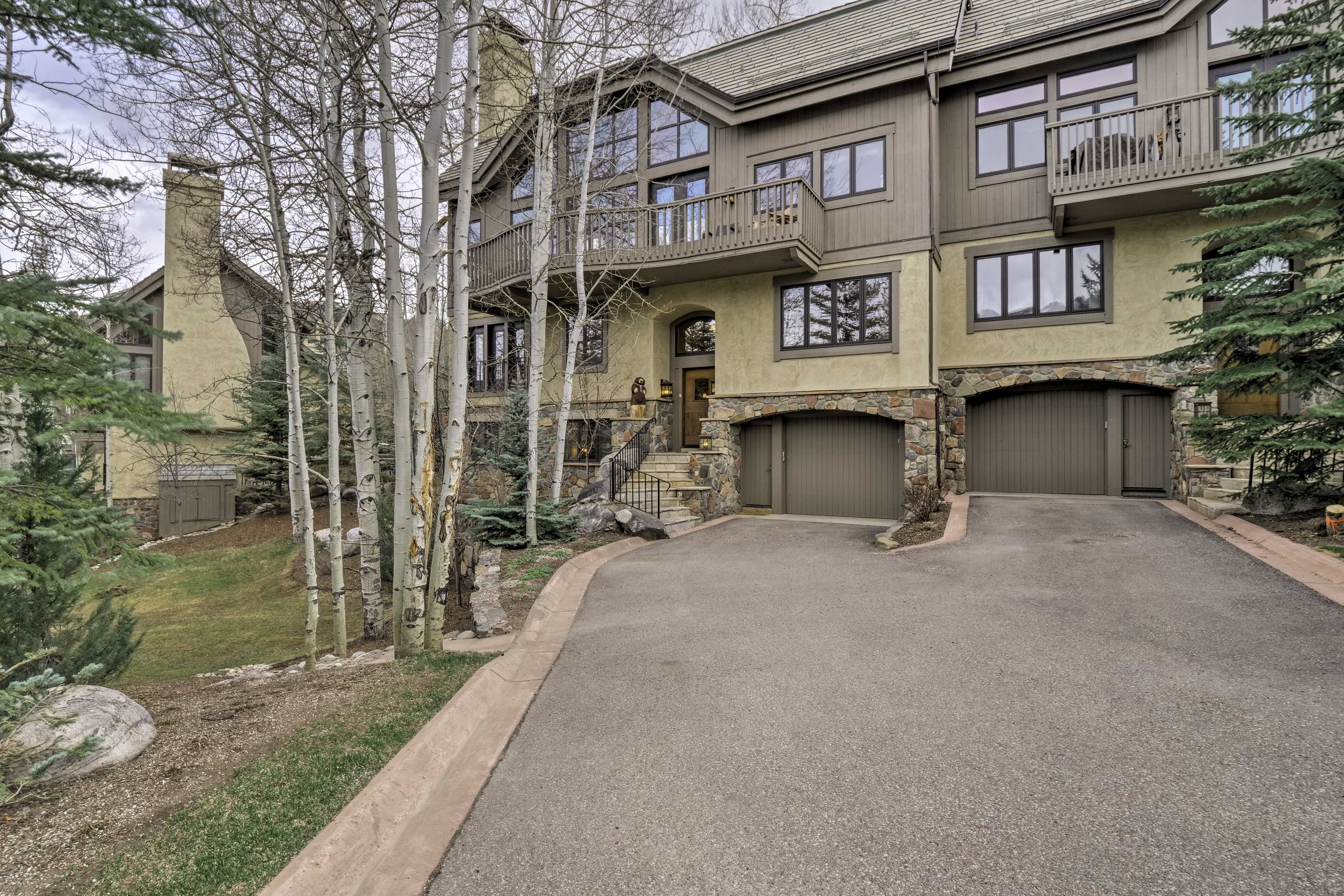 The home boasts 4 bedrooms, 4.5 bathrooms and space for 10 guests.