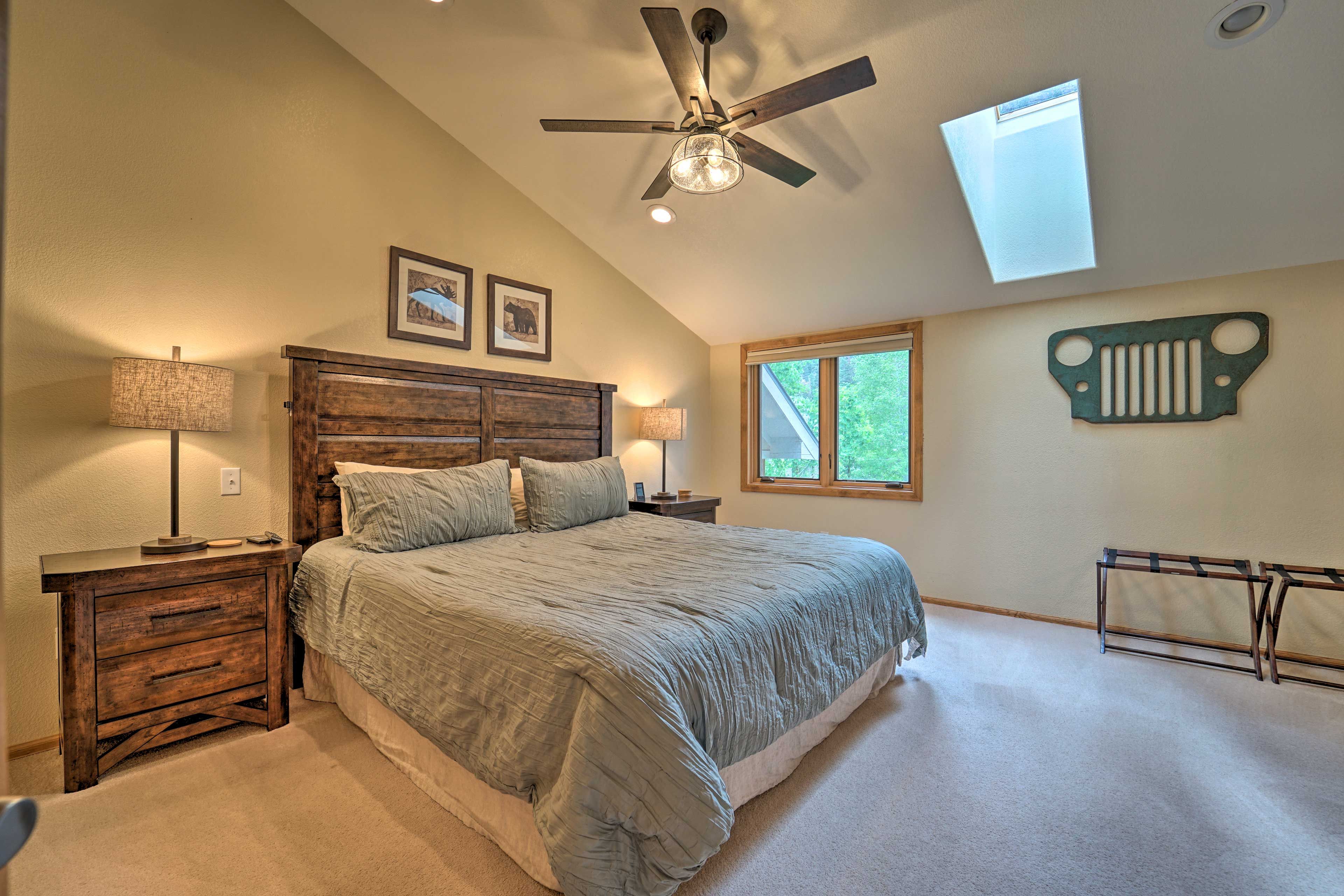Bedroom 1 | King Bed