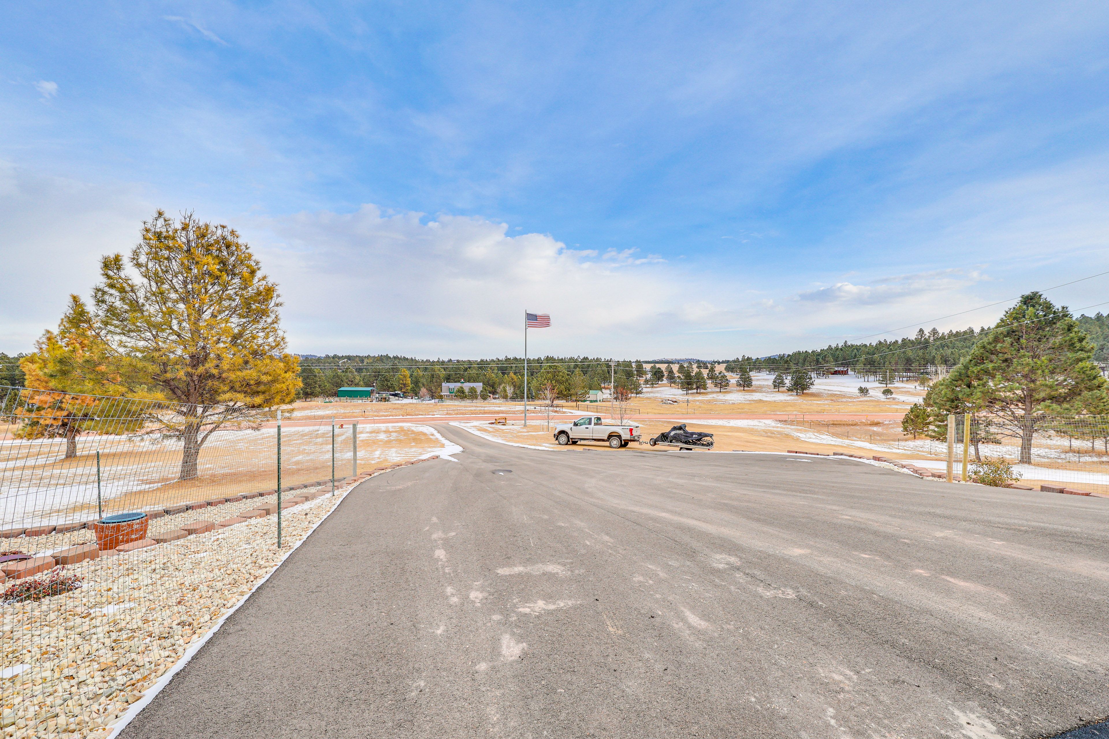 Parking | Garage (3 Vehicles) | Driveway (4 Vehicles)