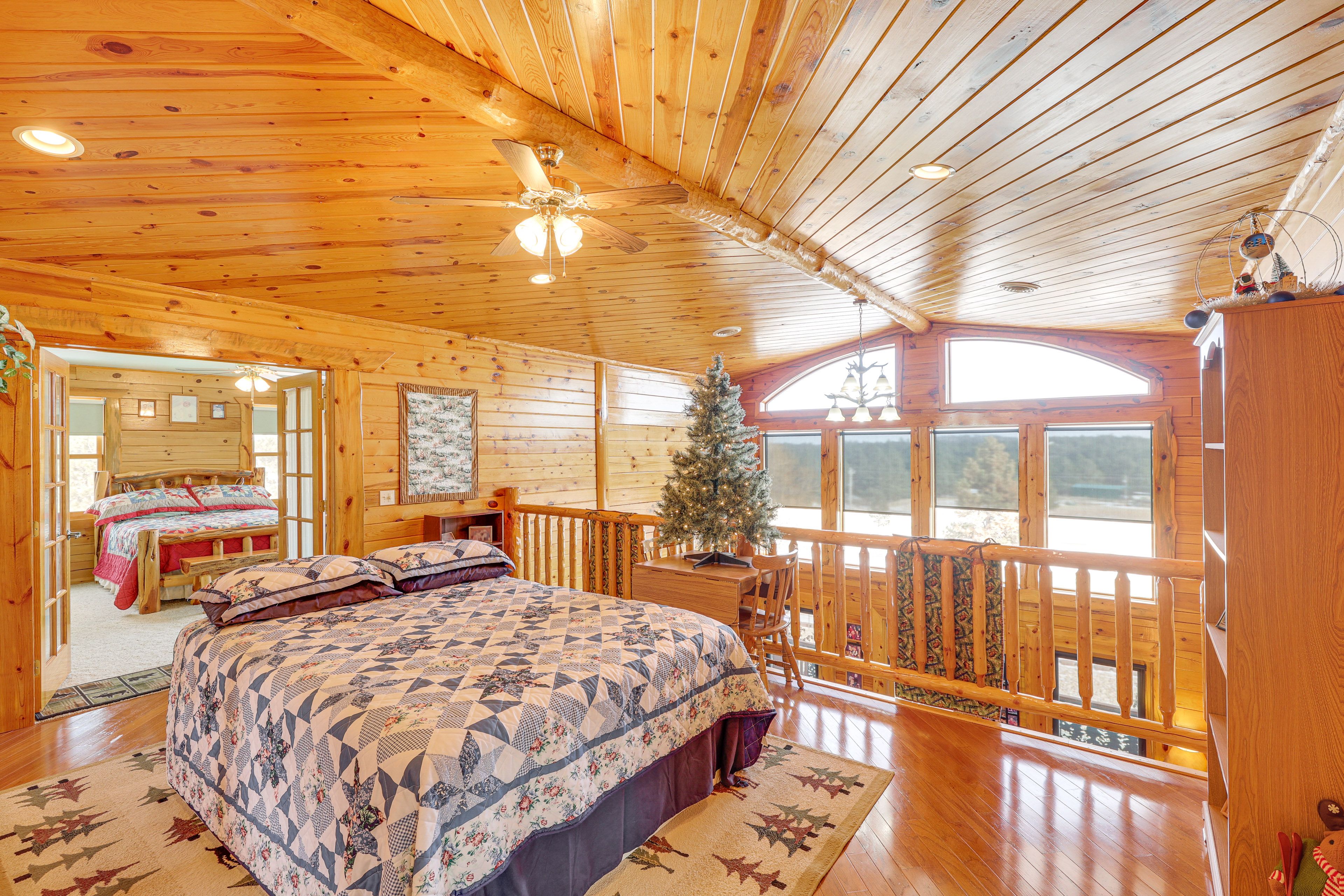 Loft | 2nd Floor | Queen Bed