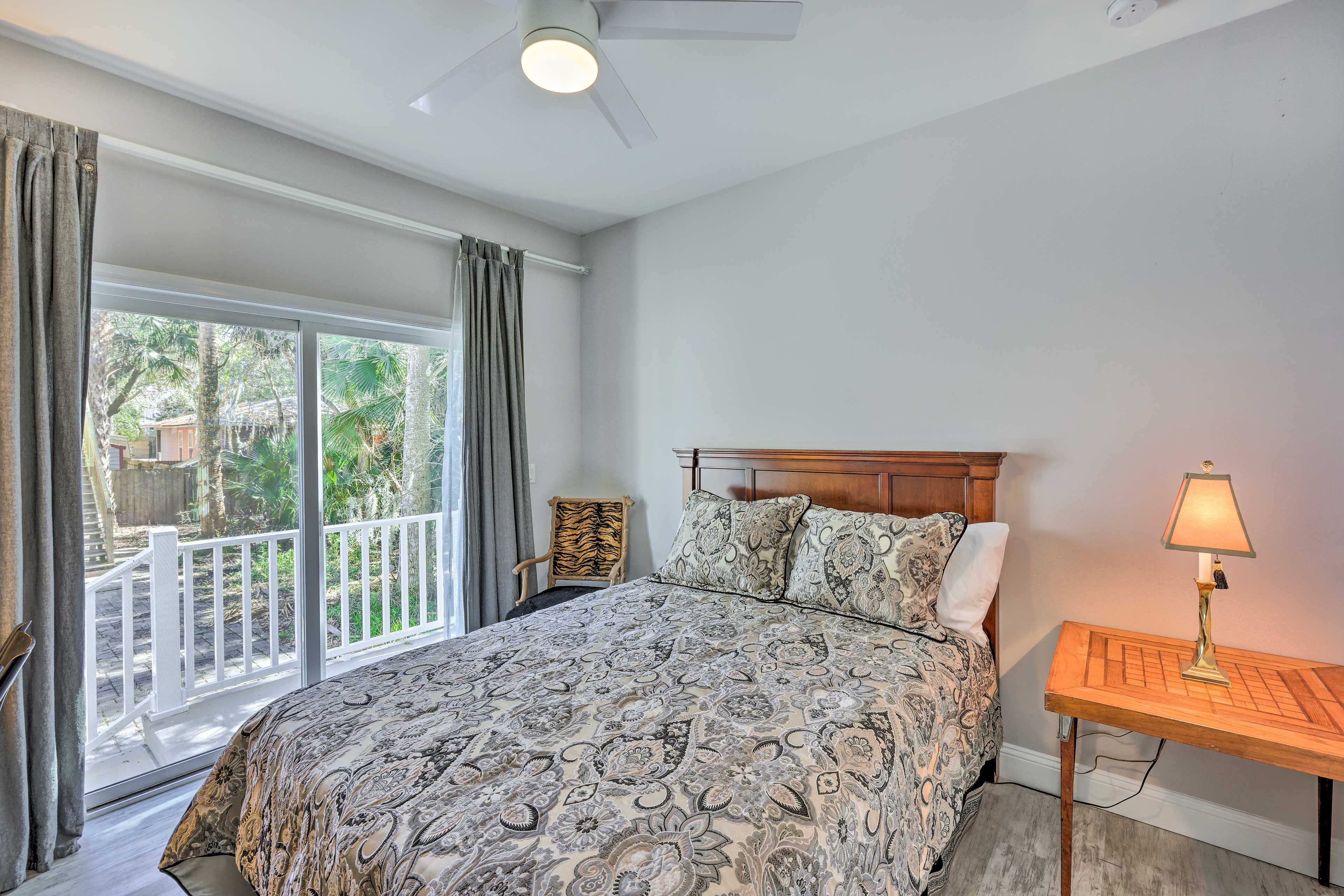 Bedroom 2 | Queen Bed