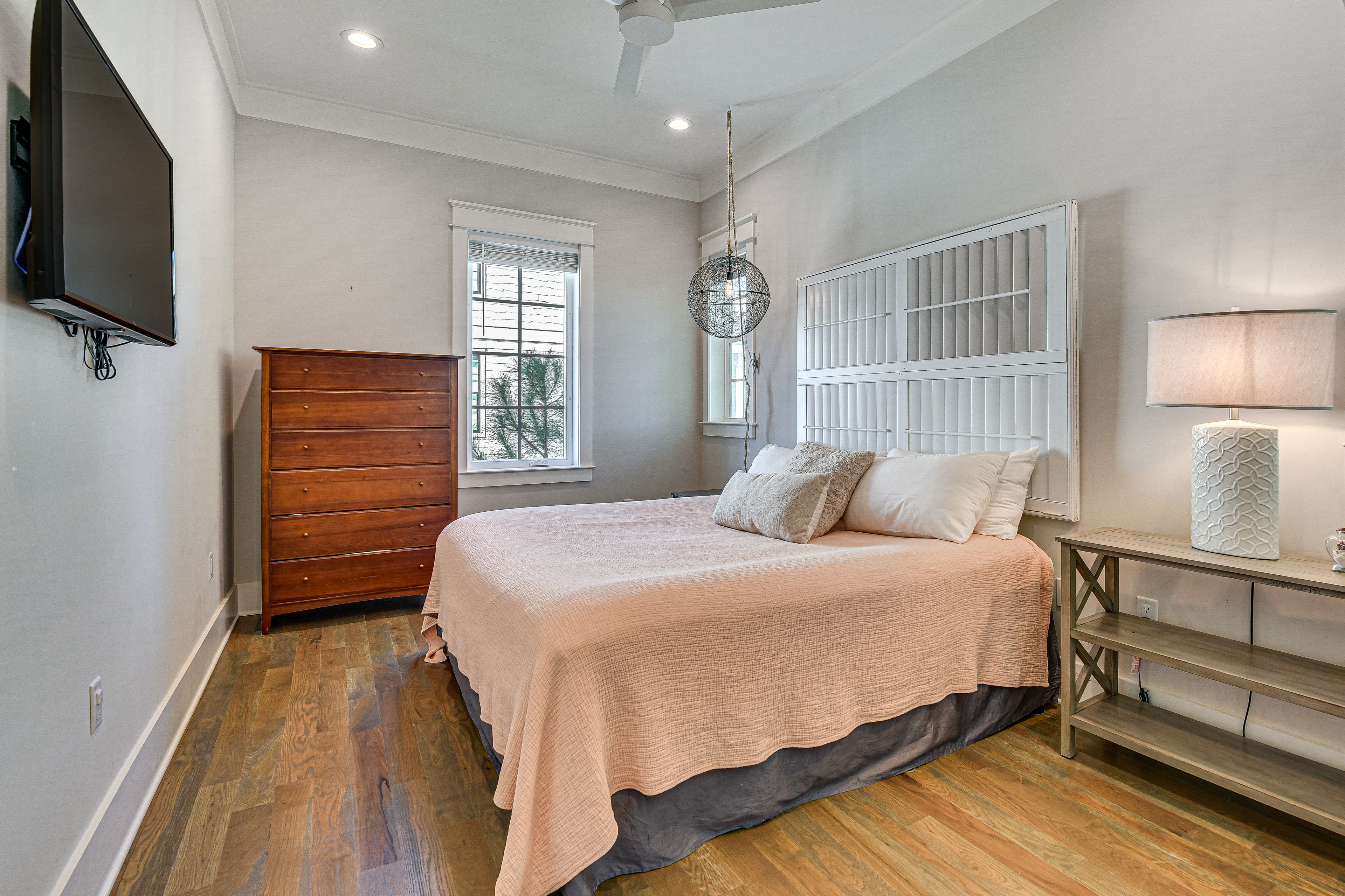 Bedroom 3 | King Bed | 2nd Floor | Smart TV