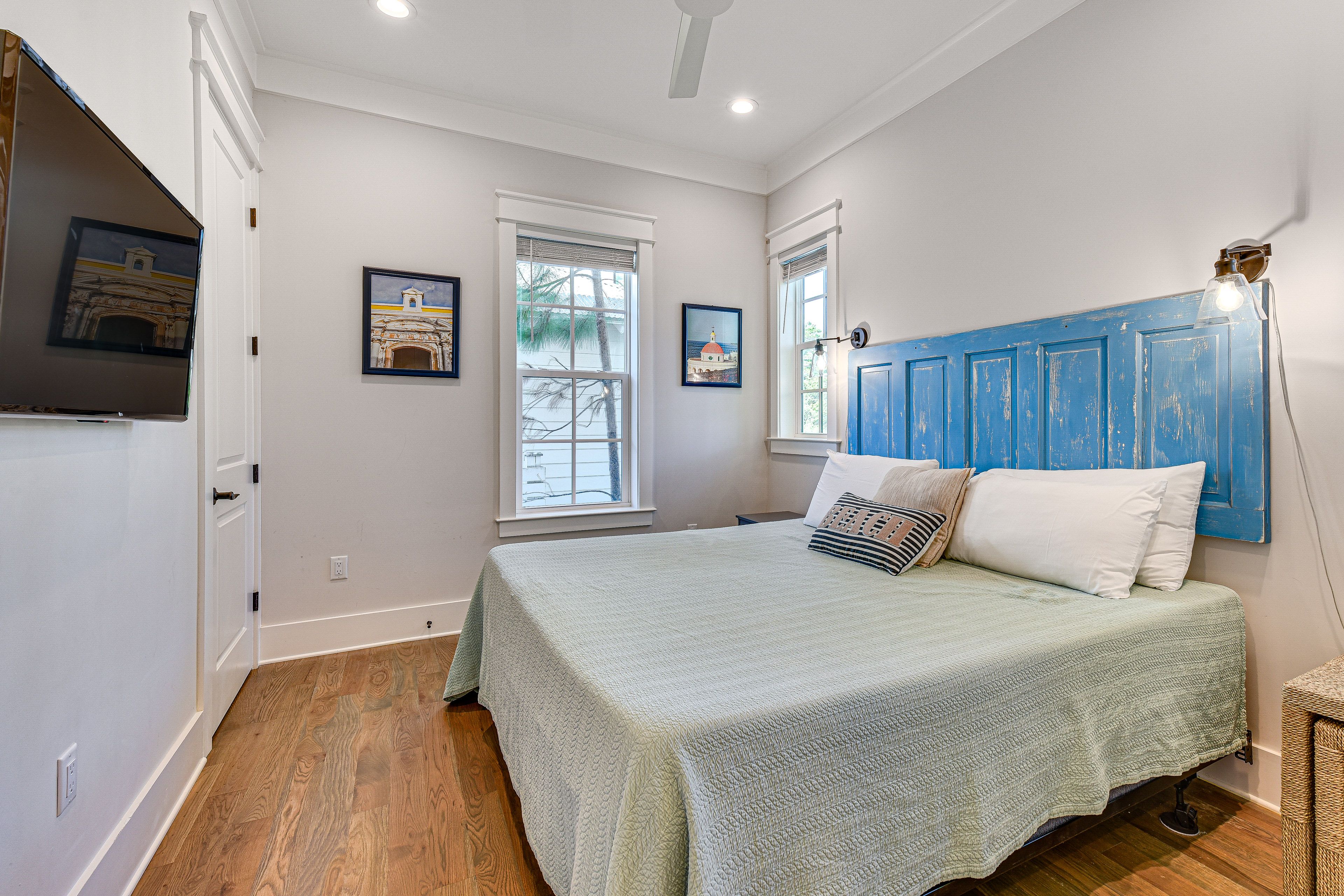 Bedroom 1 | King Bed | 1st Floor | Smart TV | En-Suite Bathroom