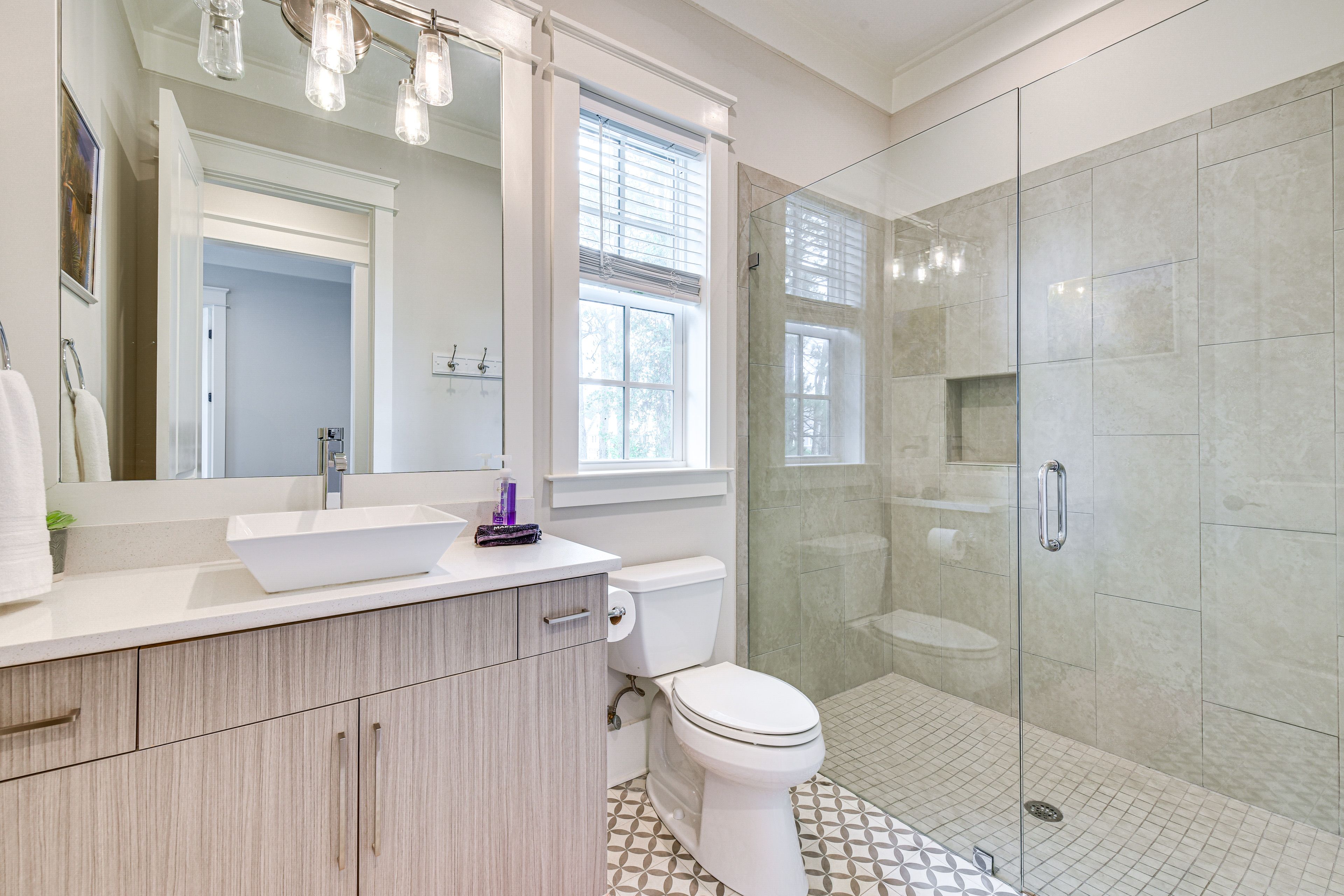 Full Bathroom