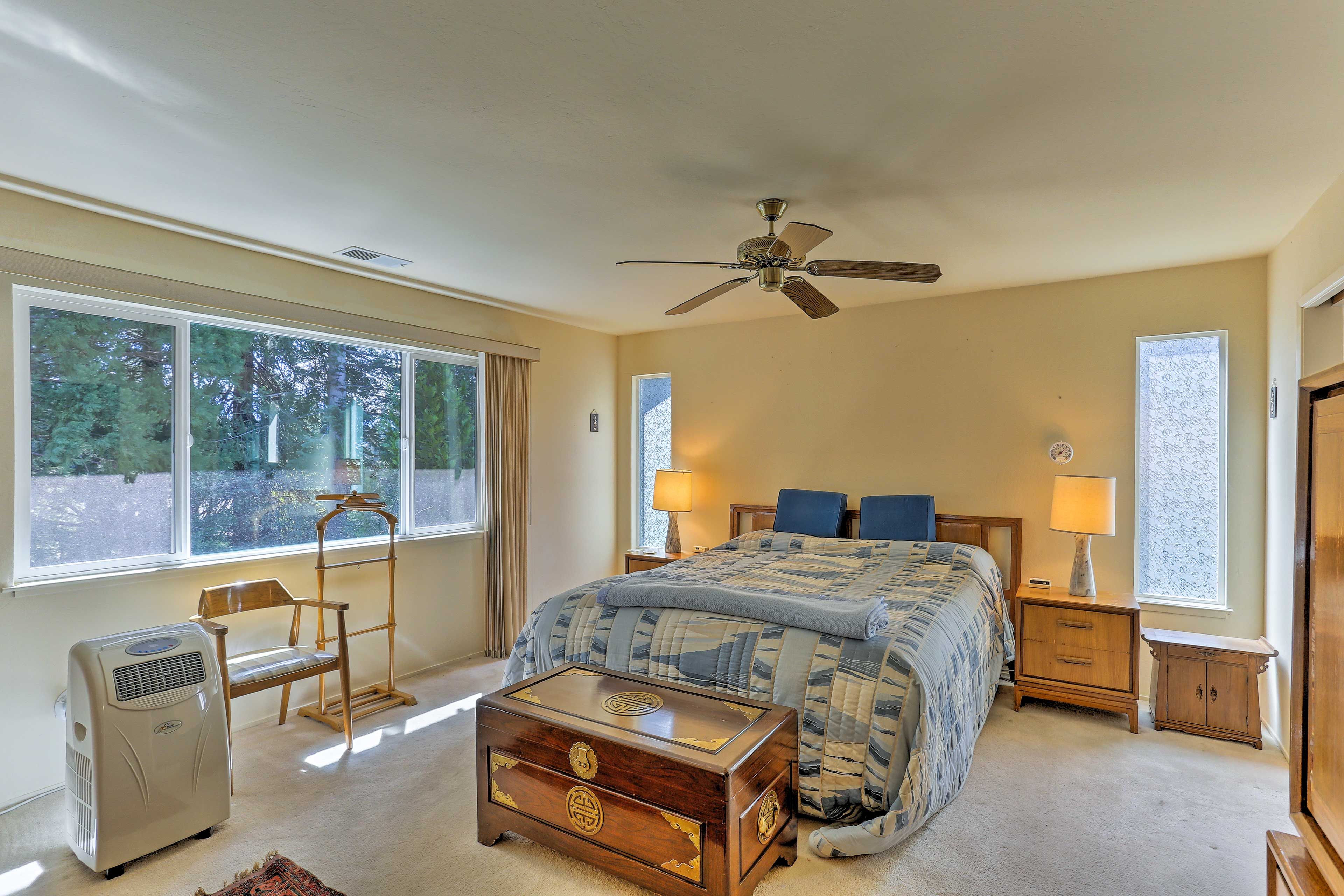 Bedroom 1 | King Bed | Linens Provided