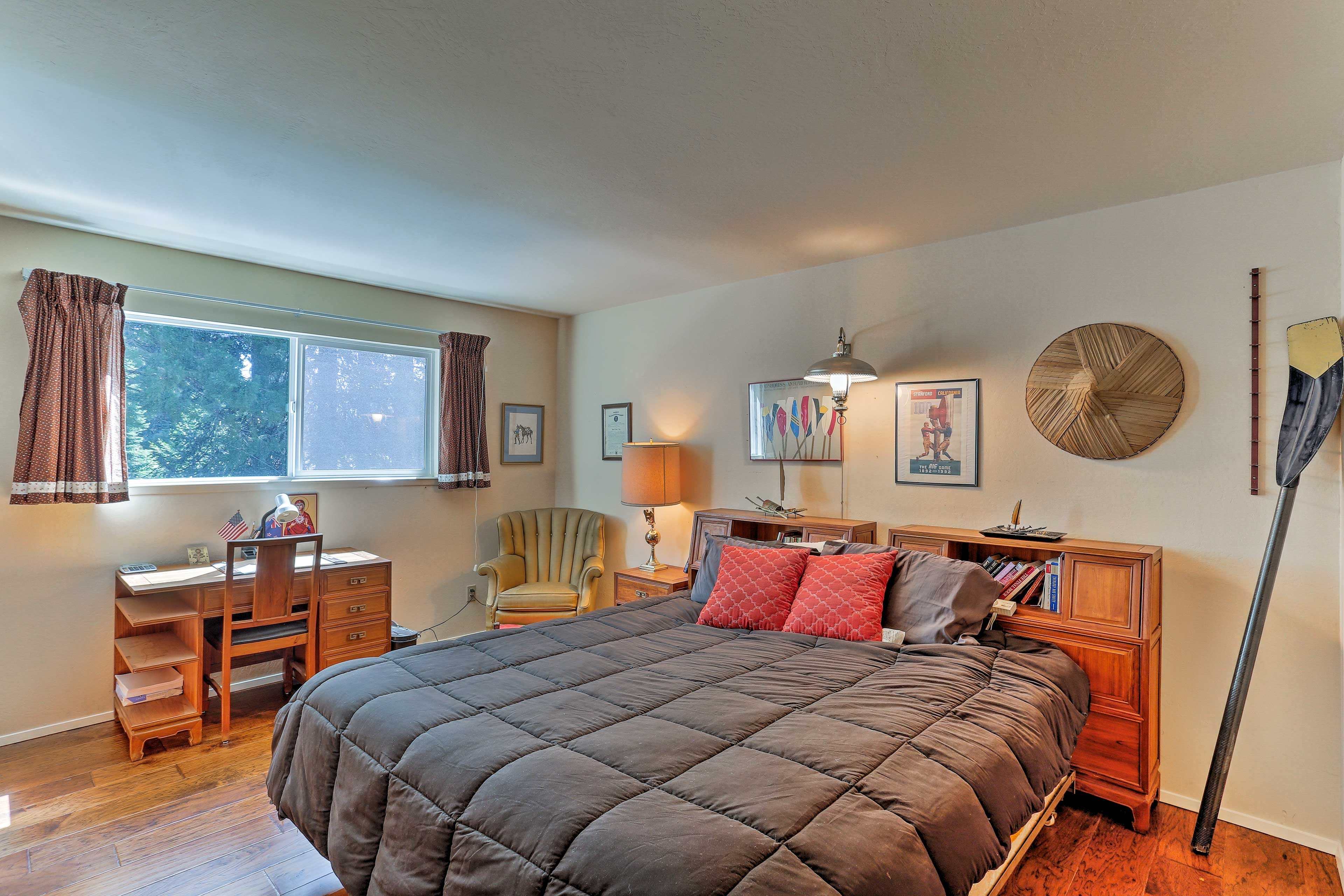 Bedroom 2 | King Bed