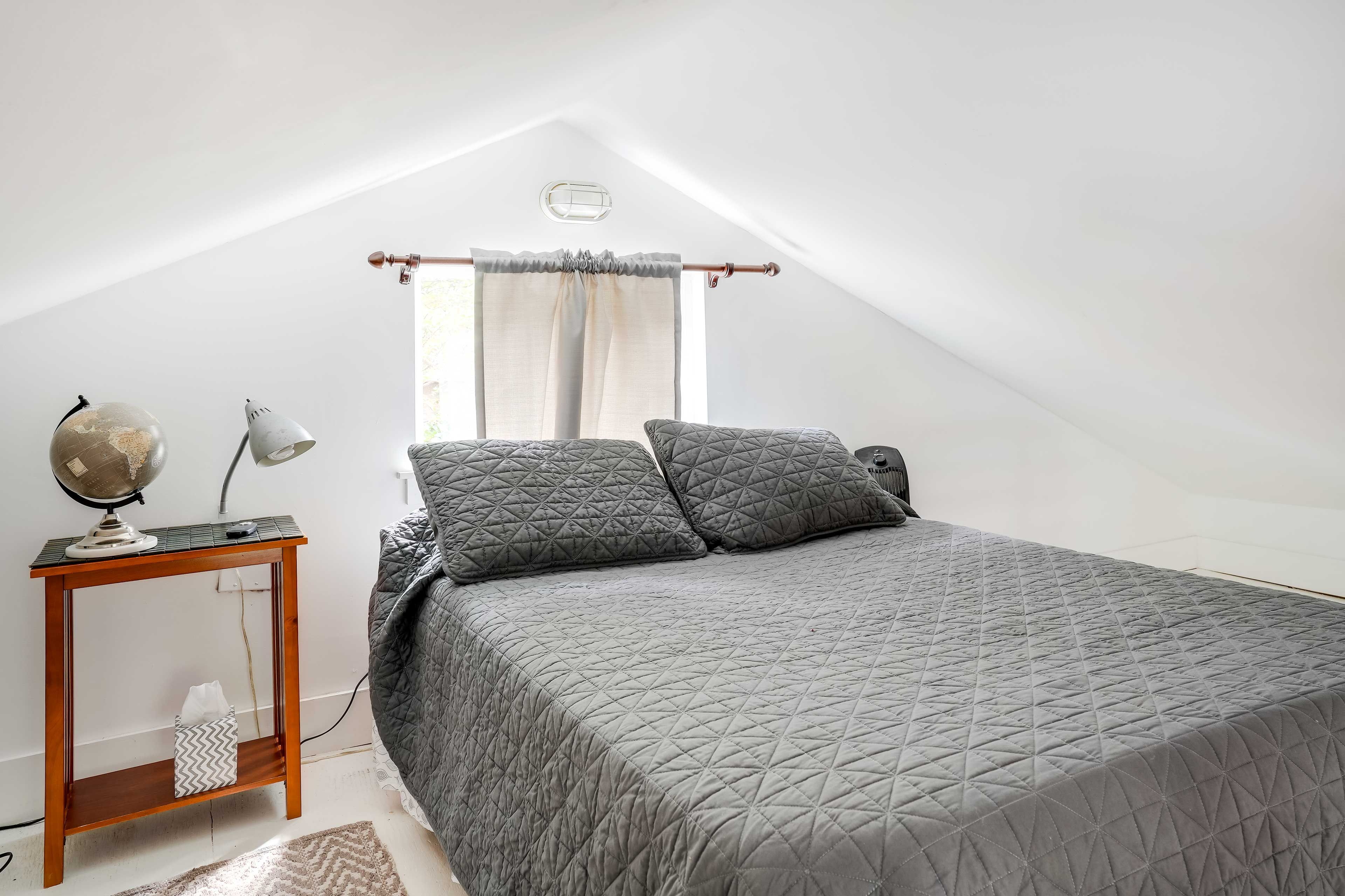 Loft | Full Bed