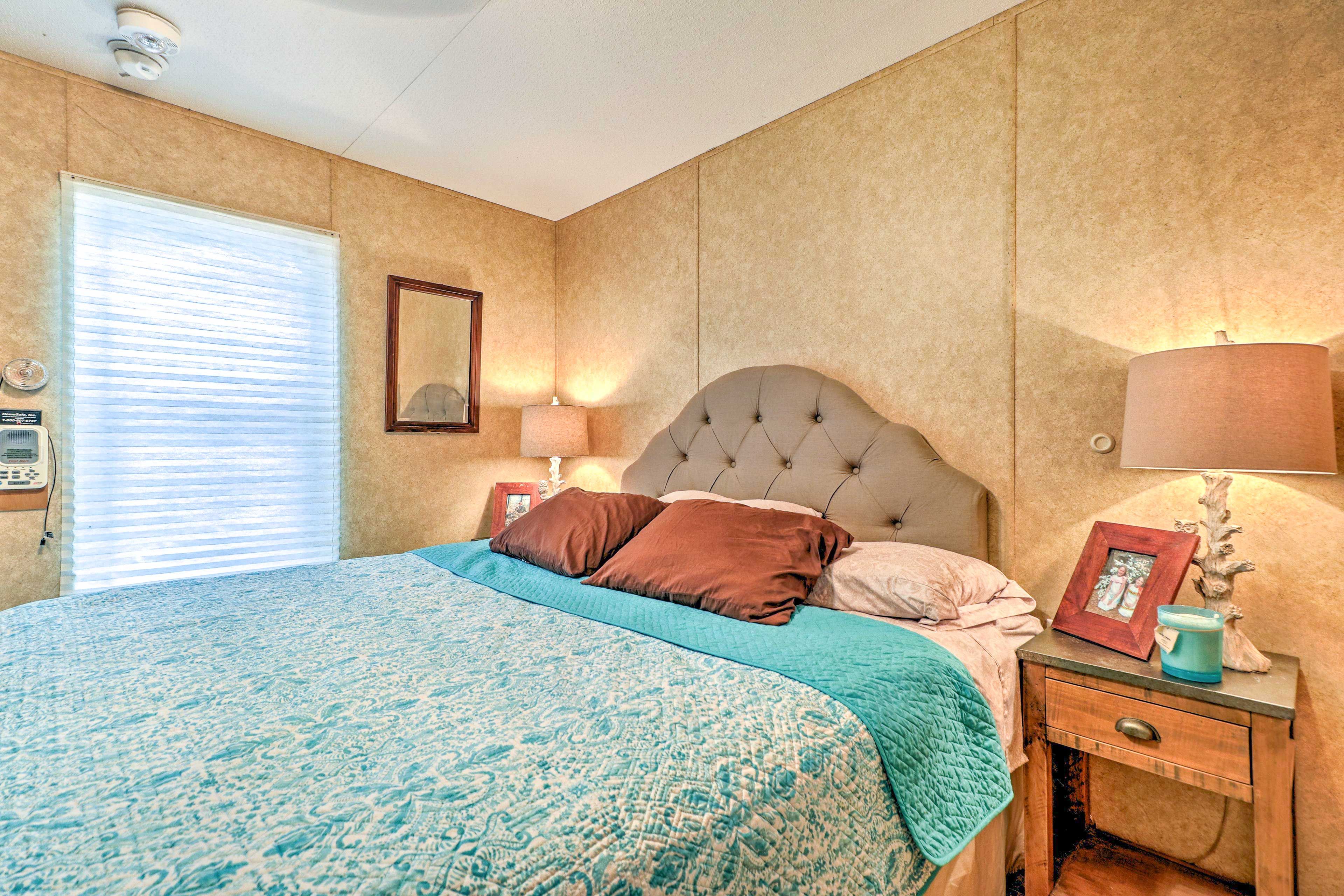 Bedroom 1 | King Bed