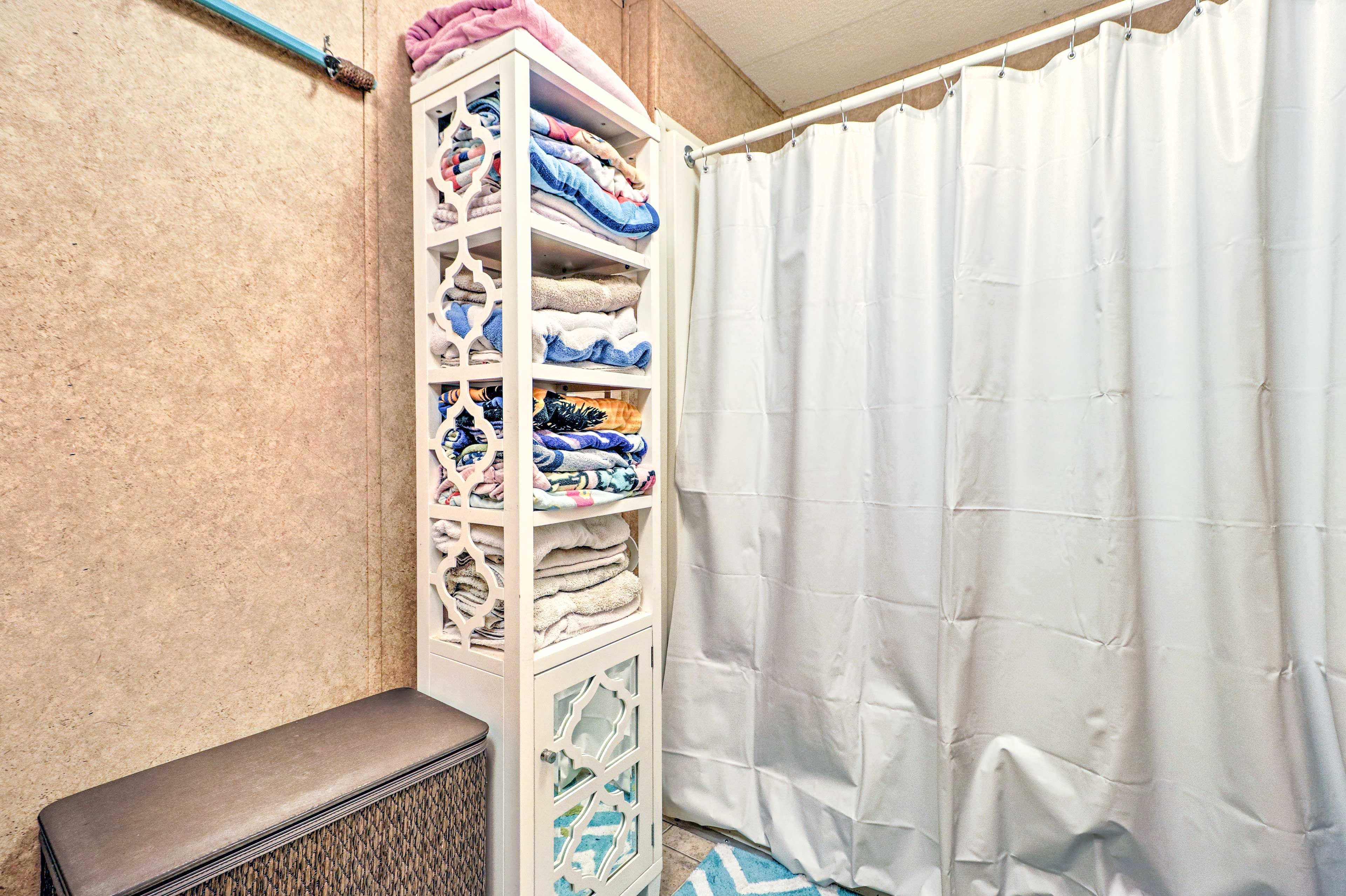 Full Bathroom | Linens/Towels Provided
