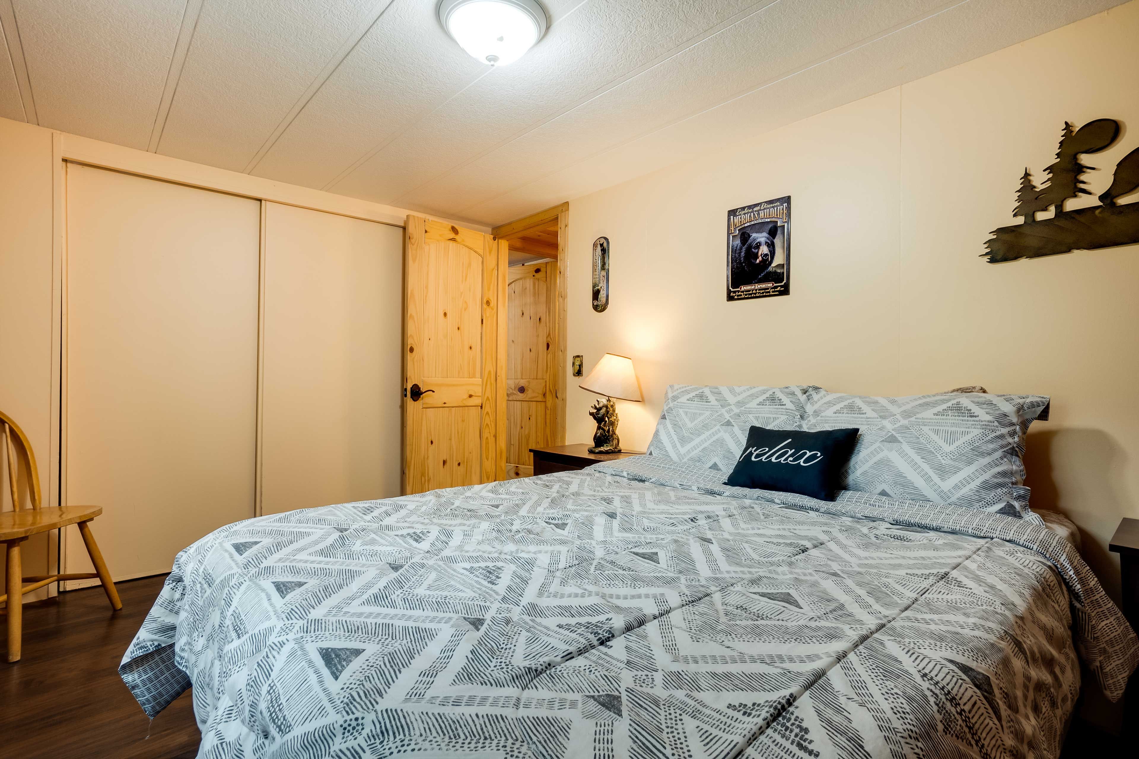 Bedroom 2 | Queen Bed