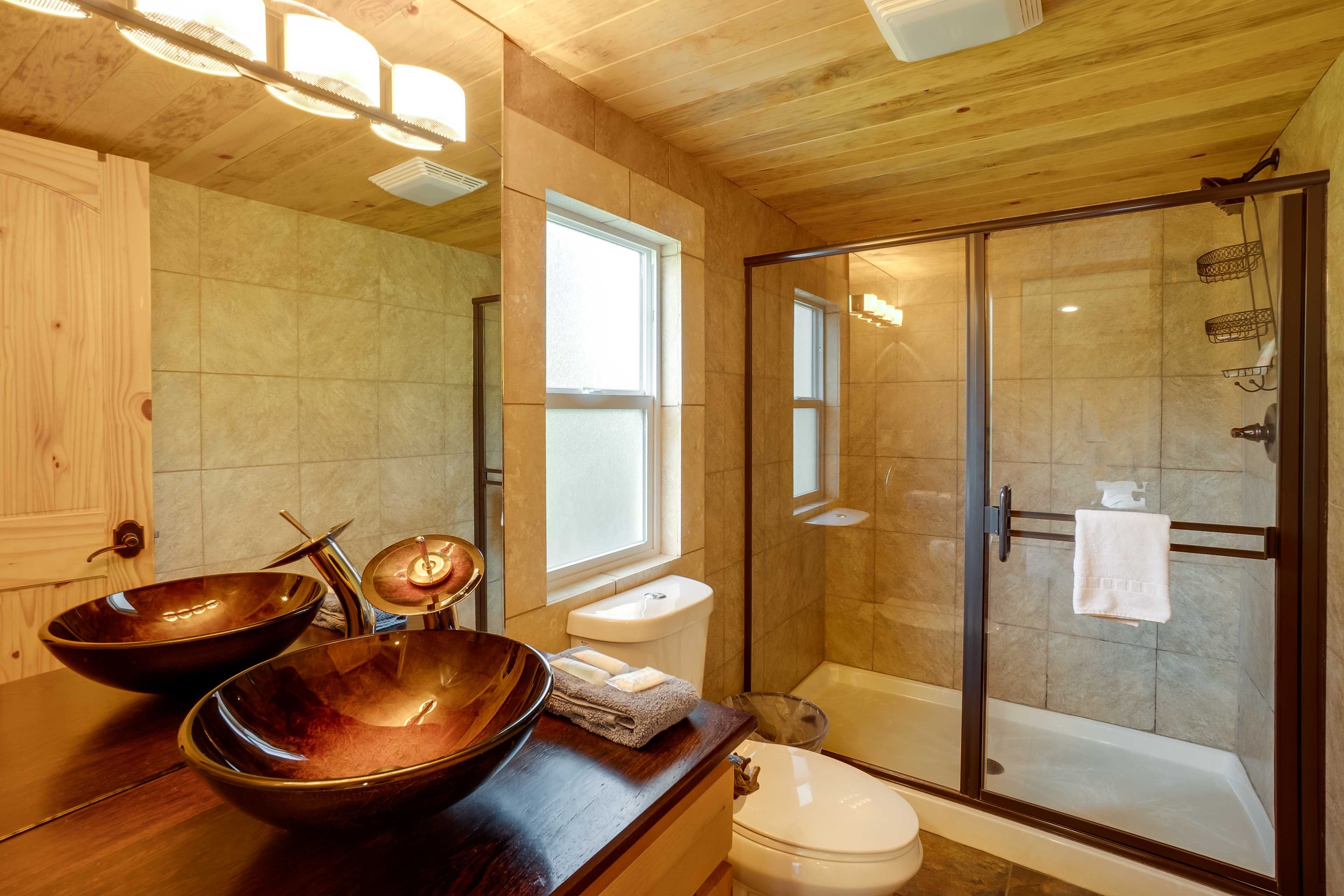 En-Suite Bathroom | Hair Dyers | Towels Provided