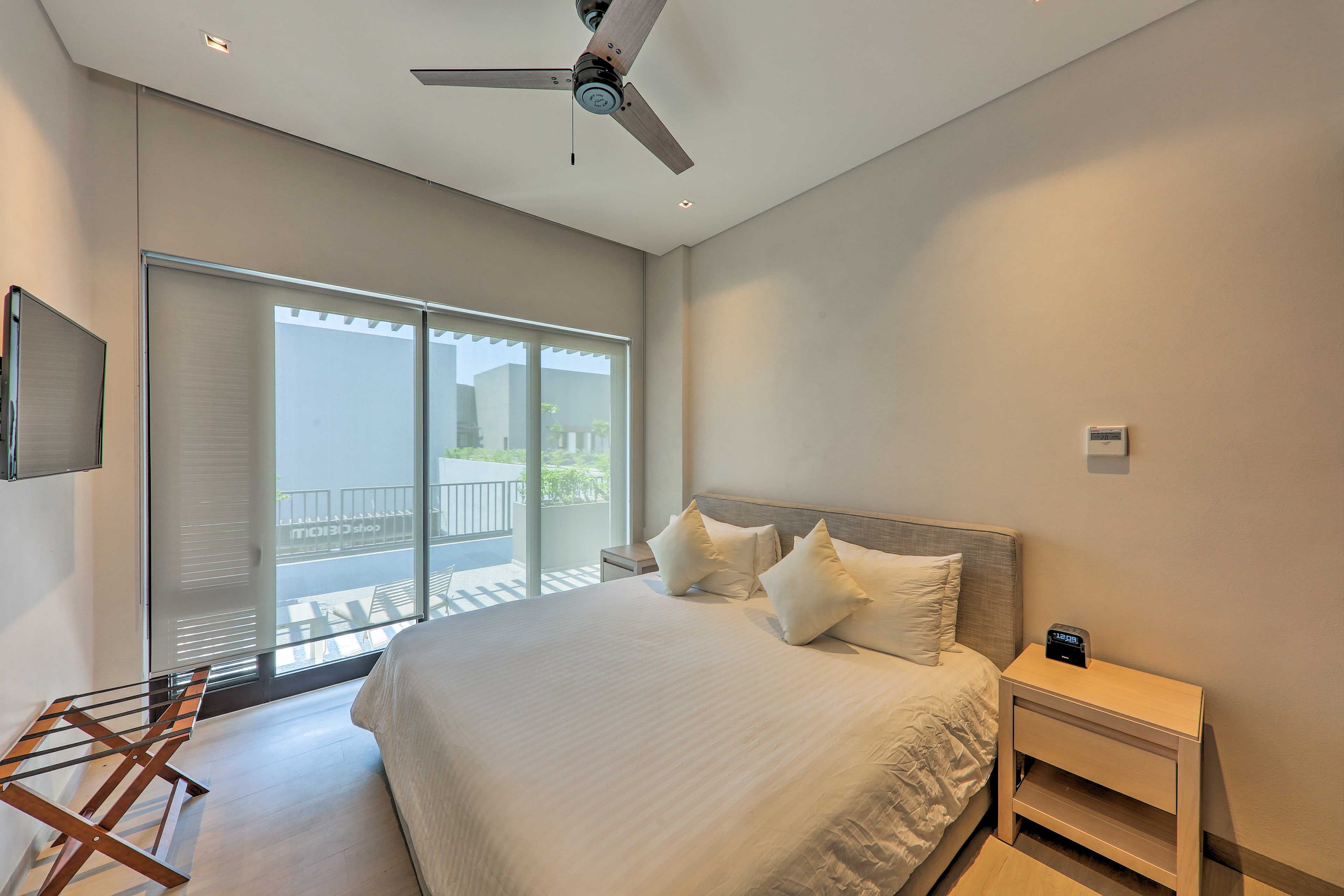 Bedroom 1 | King Bed