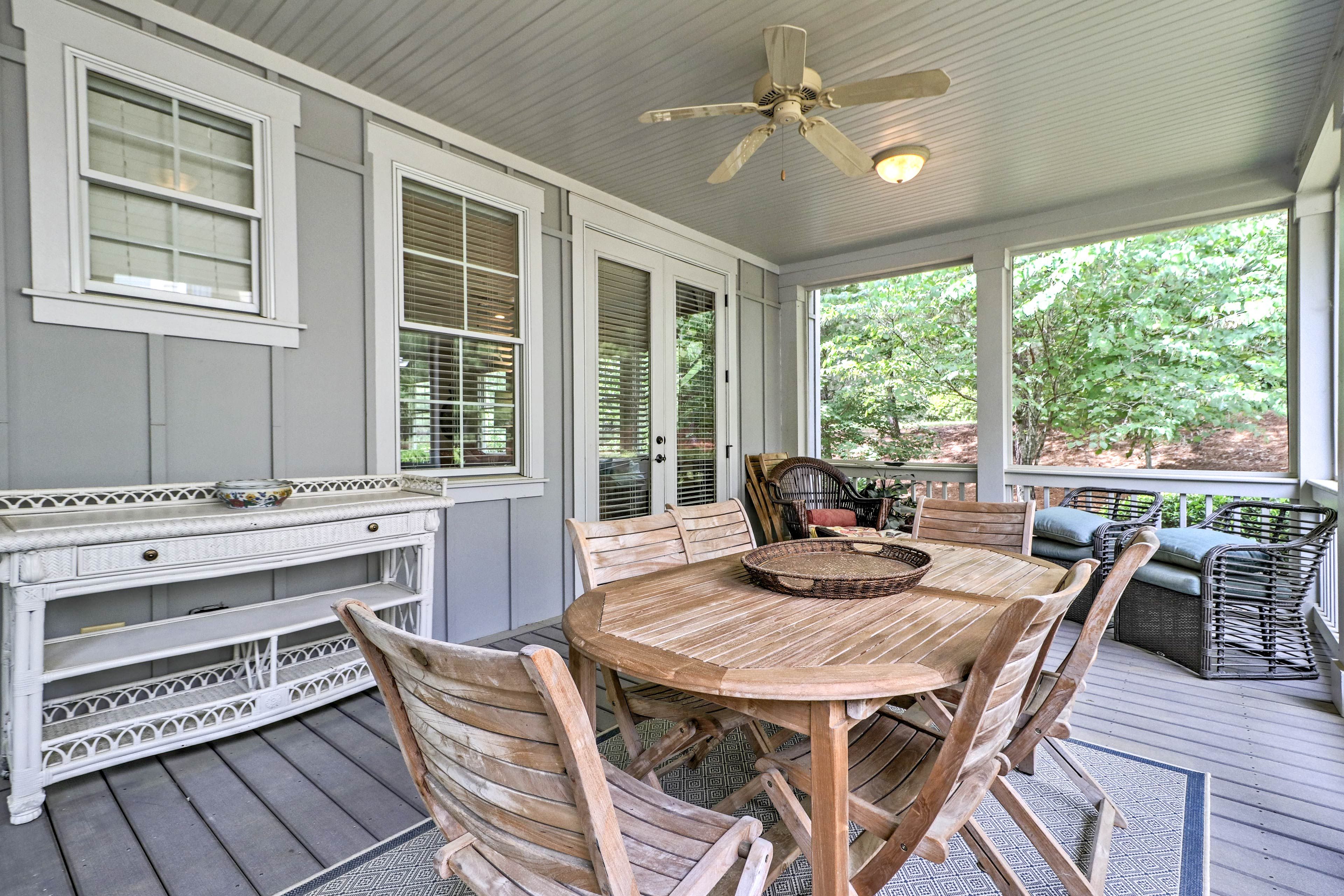 The 3-bedroom, 3.5-bathroom cottage also has a lovely screened-in porch.