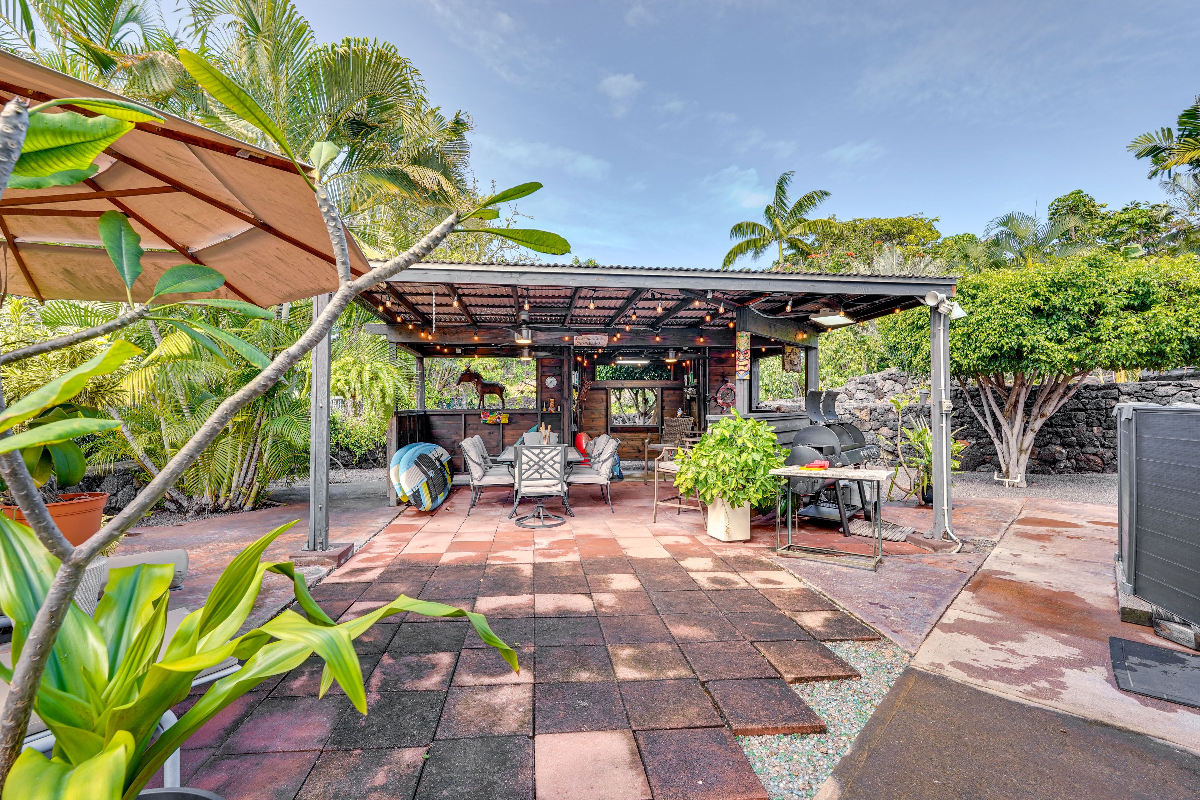 Covered Bar