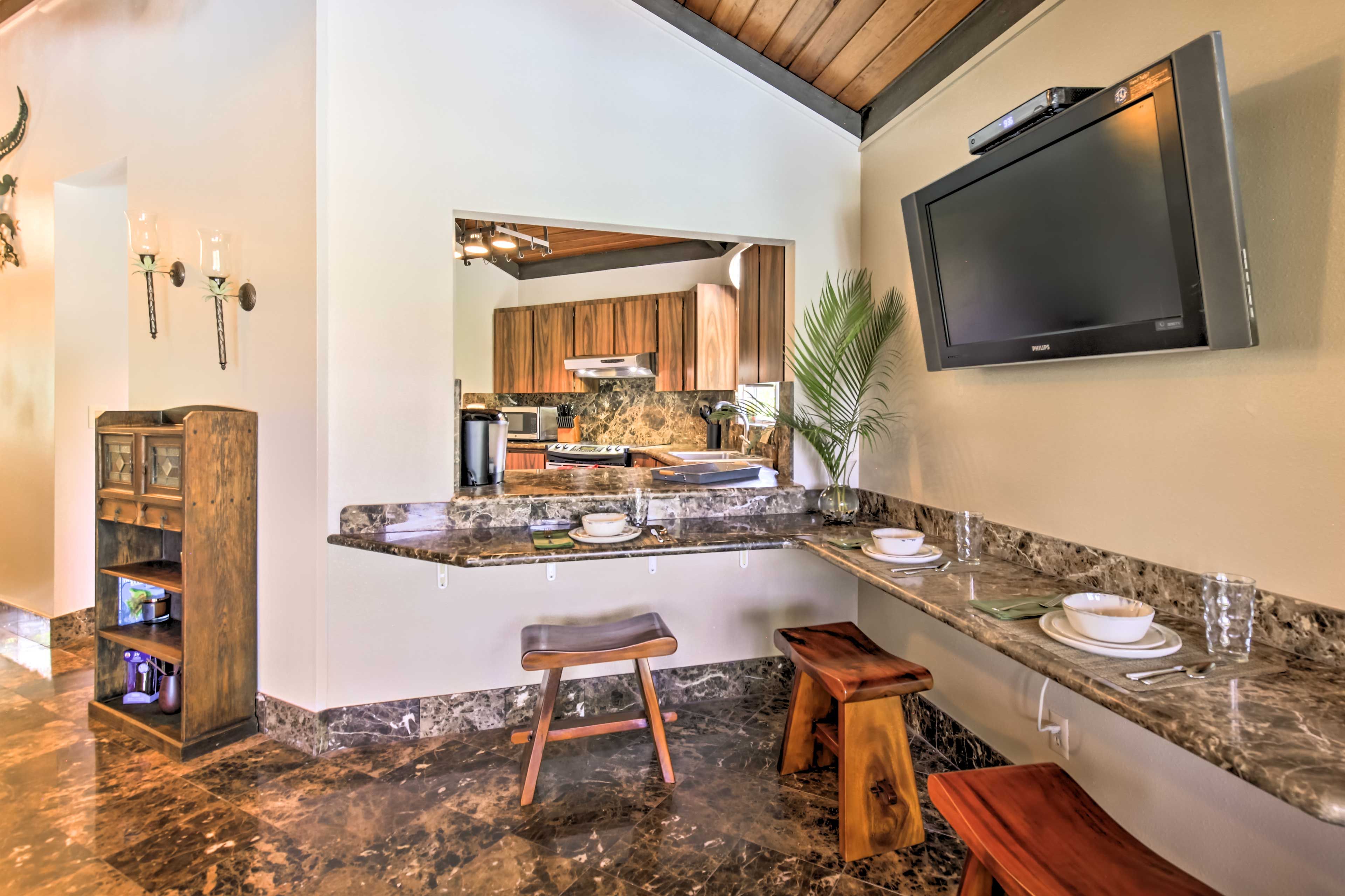 Breakfast Bar | Fully Equipped Kitchen