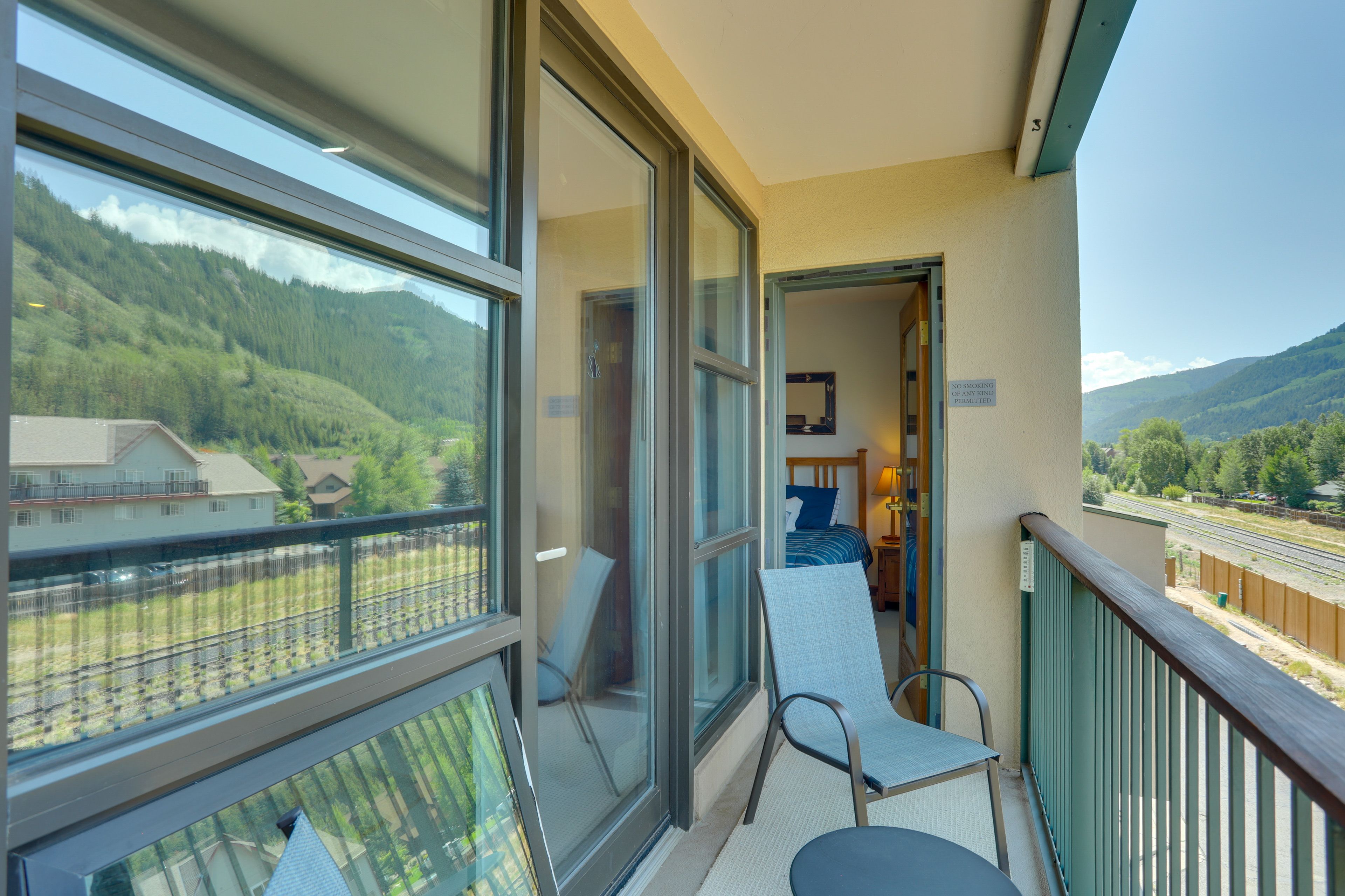 Private Balcony | Mountain View