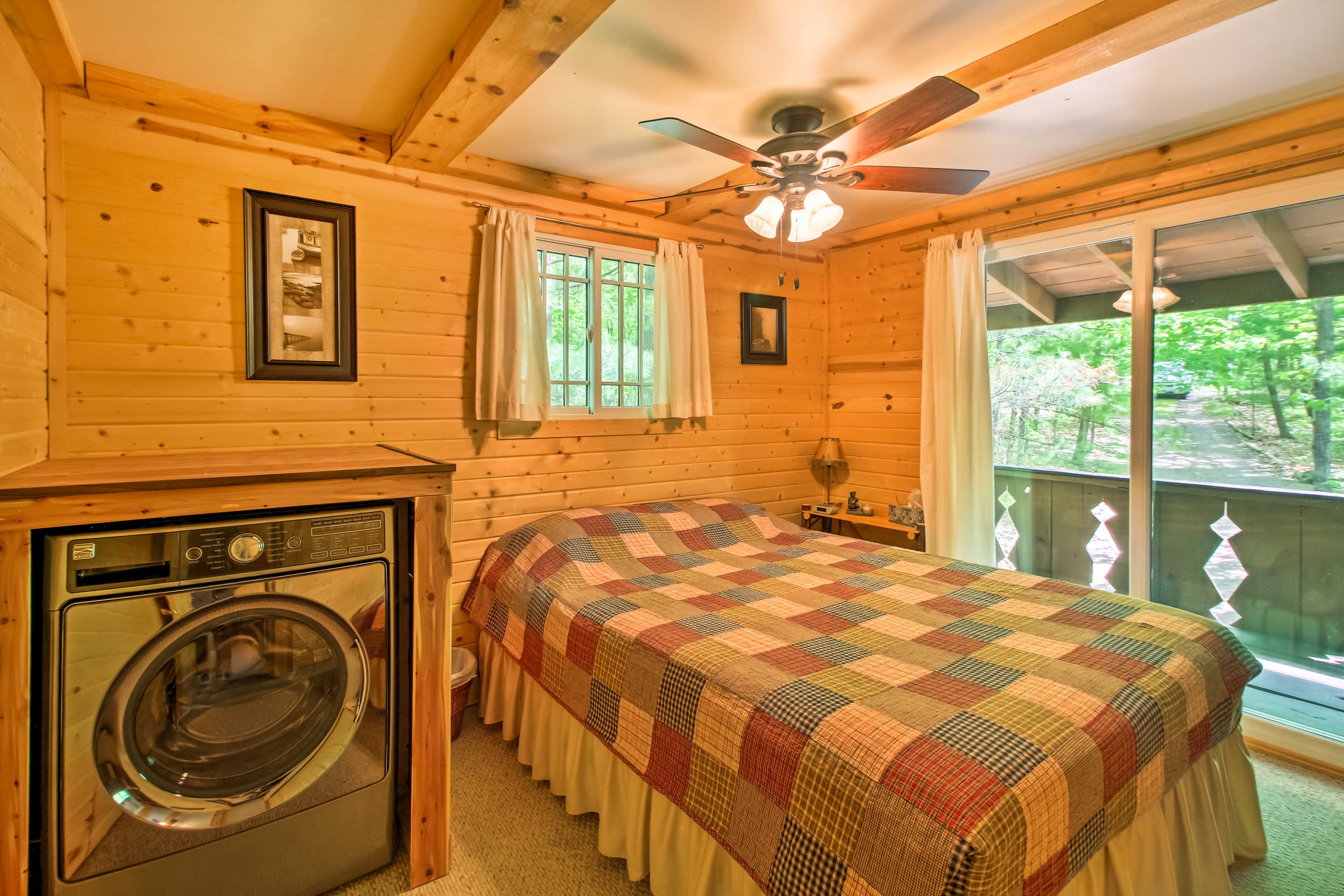 Bedroom 1 | Queen Bed | Washer & Dryer