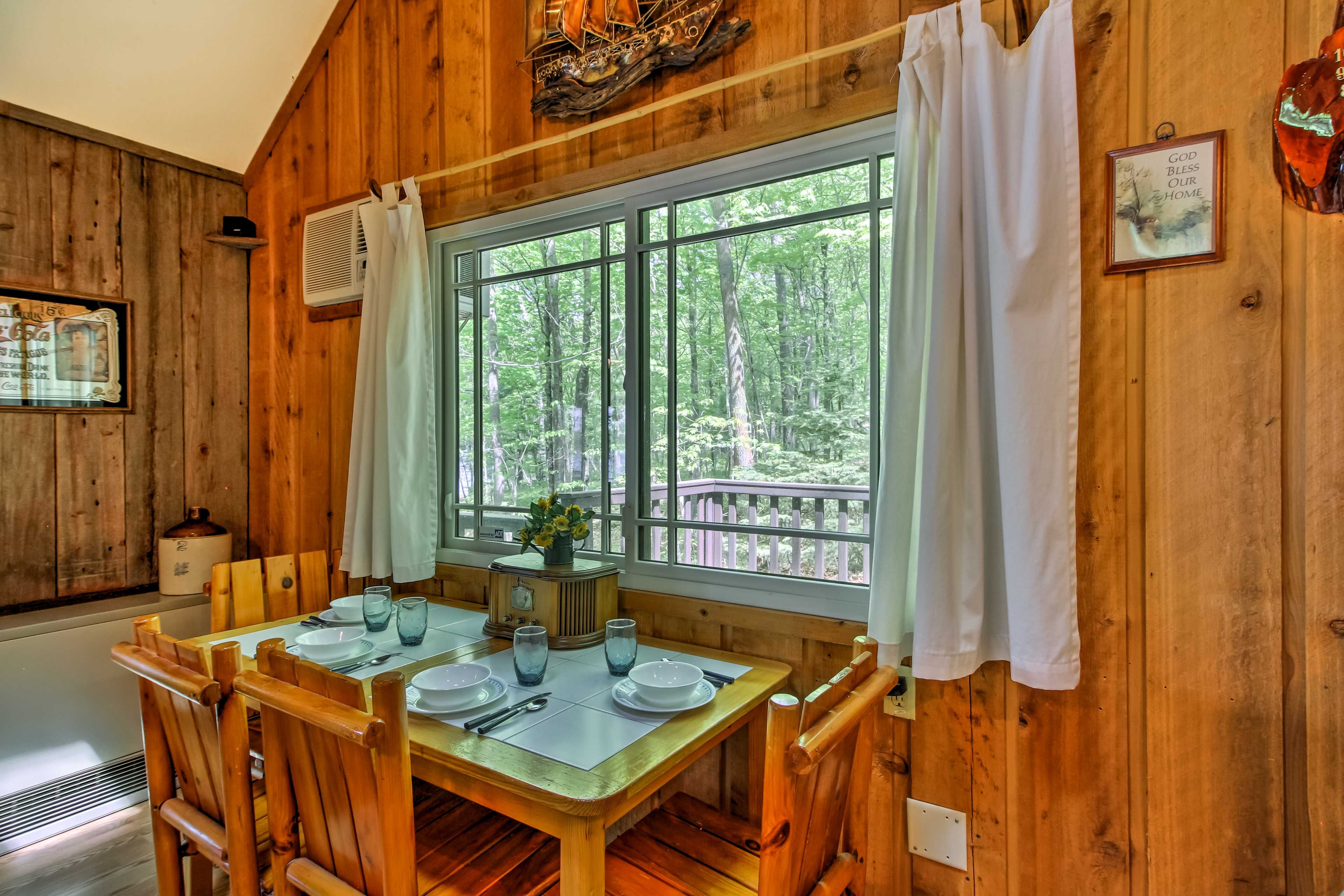 Dining Area | Dishware & Flatware