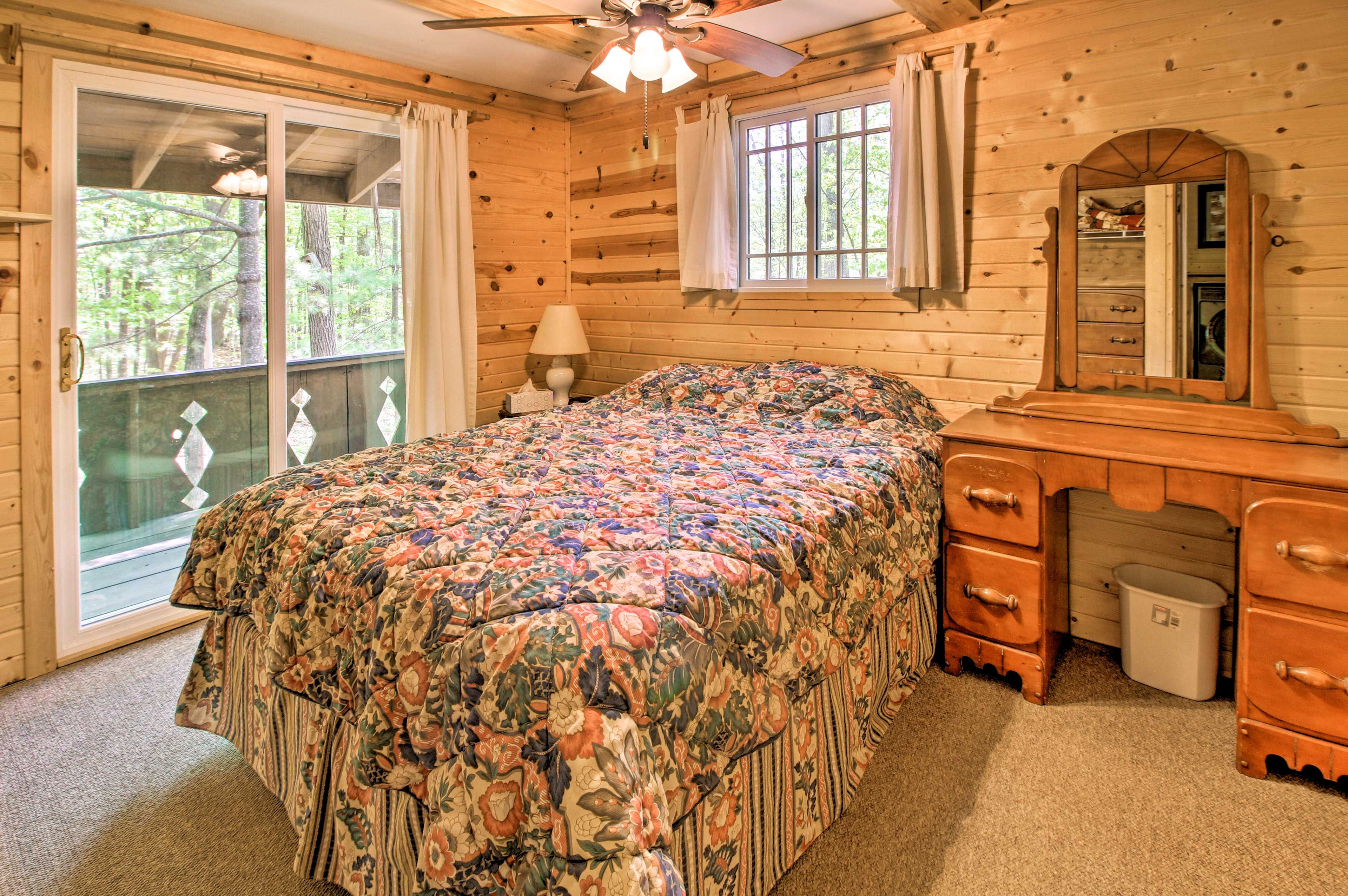 Bedroom 2 | Queen Bed