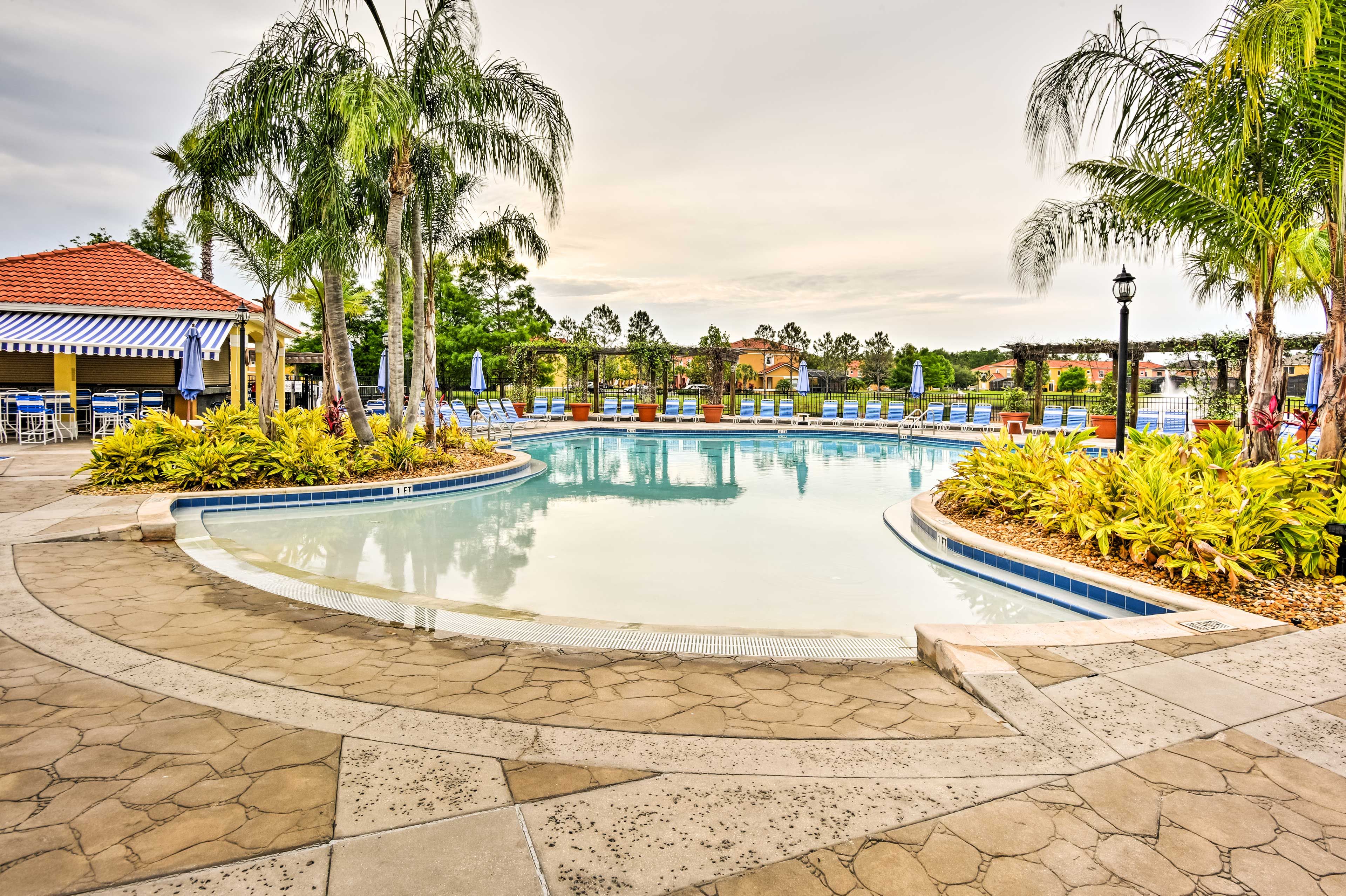 Community Amenities | Pool | Hot Tub