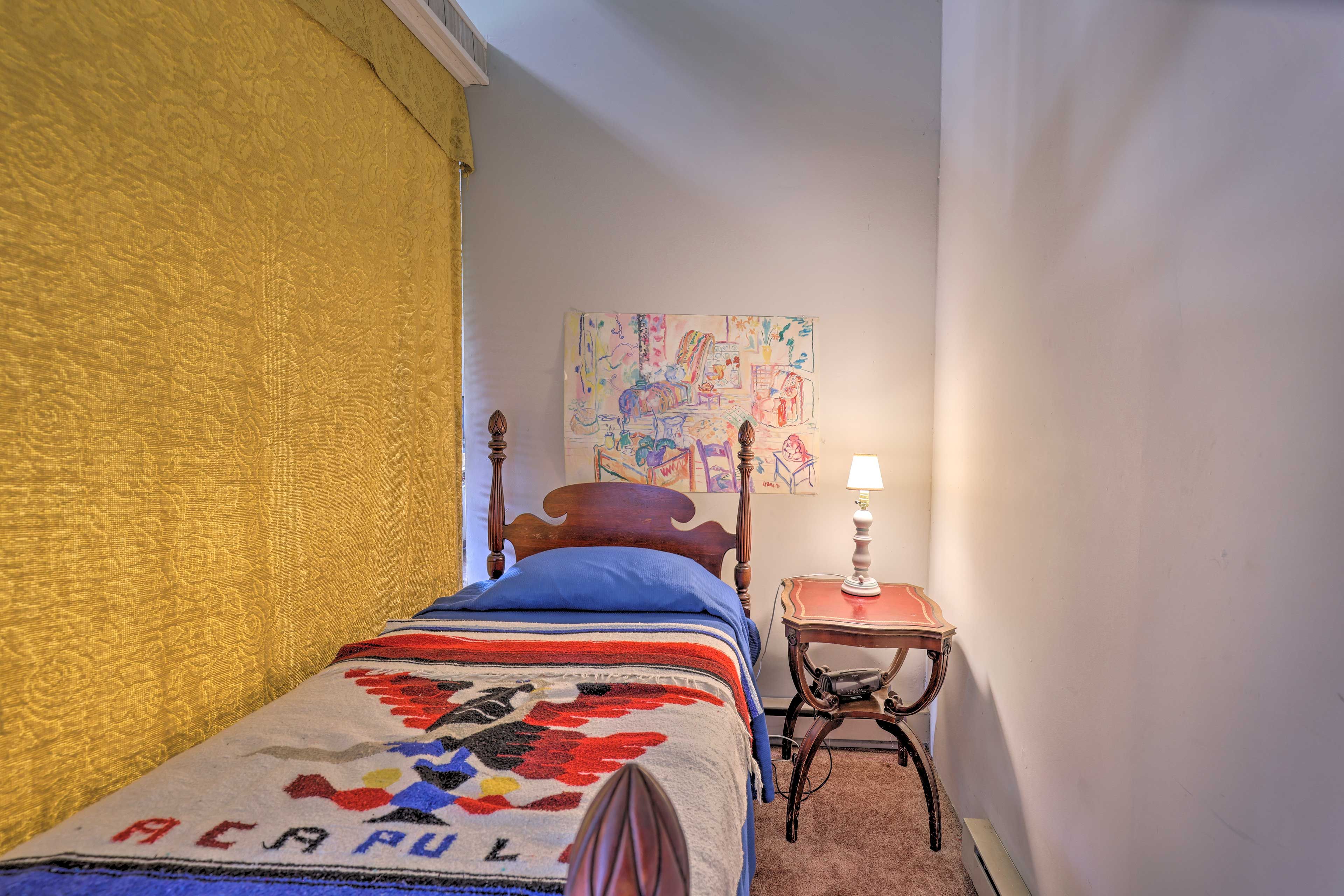 Sleeping Nook | Twin Bed