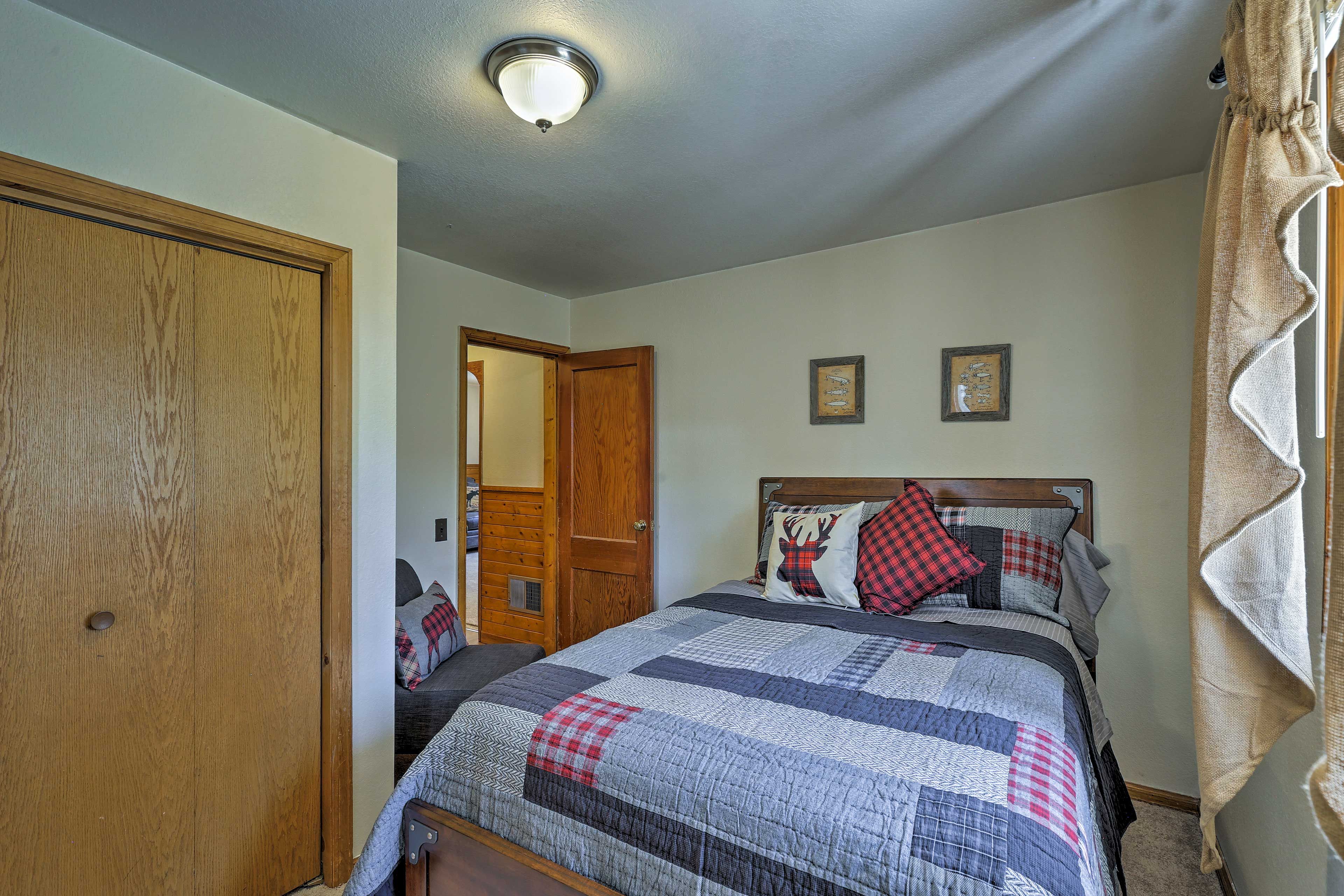 Bedroom 1 | Full Bed | Linens Provided