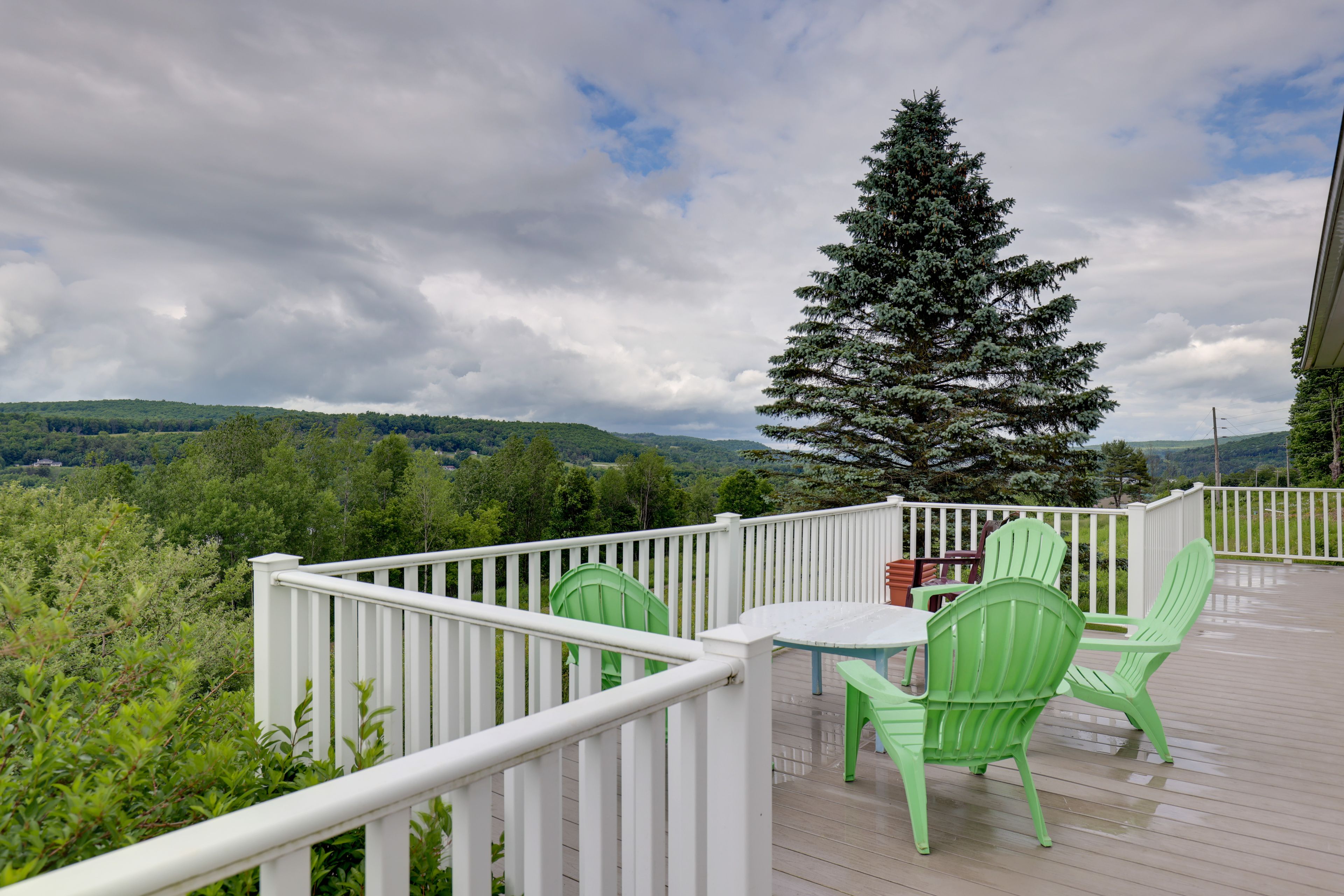 Shared Wraparound Deck