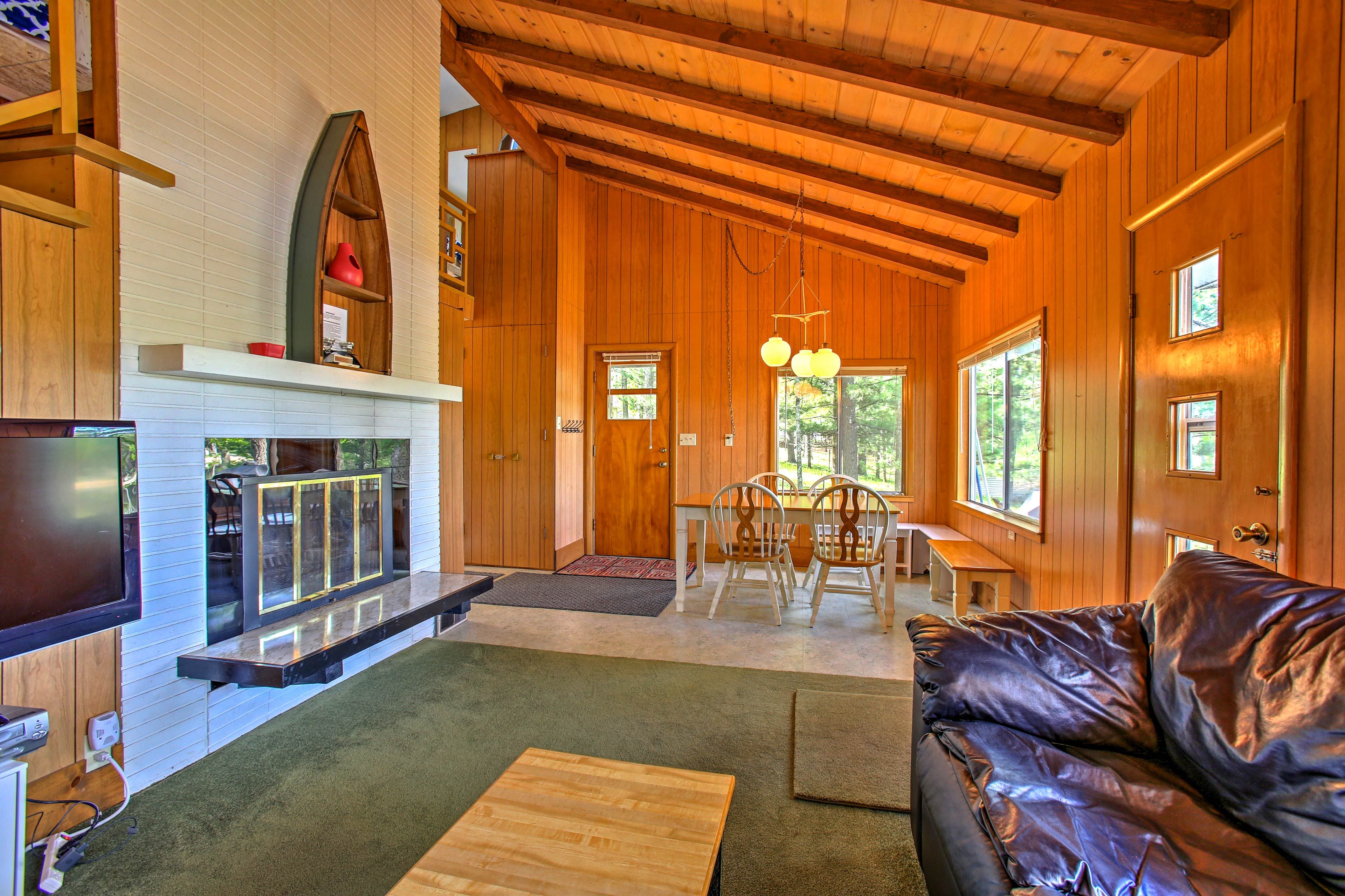 Retreat to this waterfront cottage on Emerson Lake with 3 bedrooms & 1 bathroom!