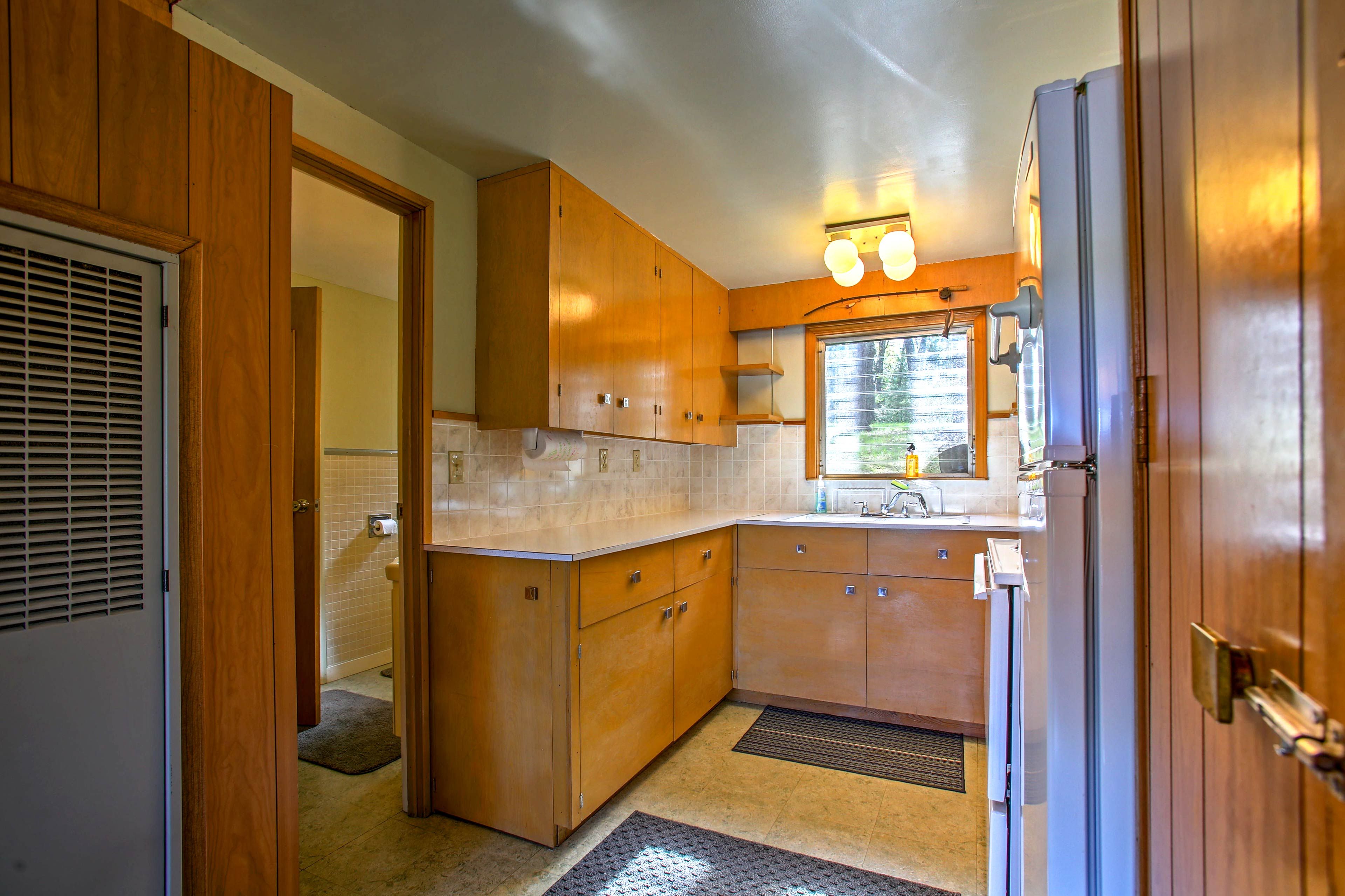 Easily whip up new and favorite dishes alike in the well-equipped kitchen.