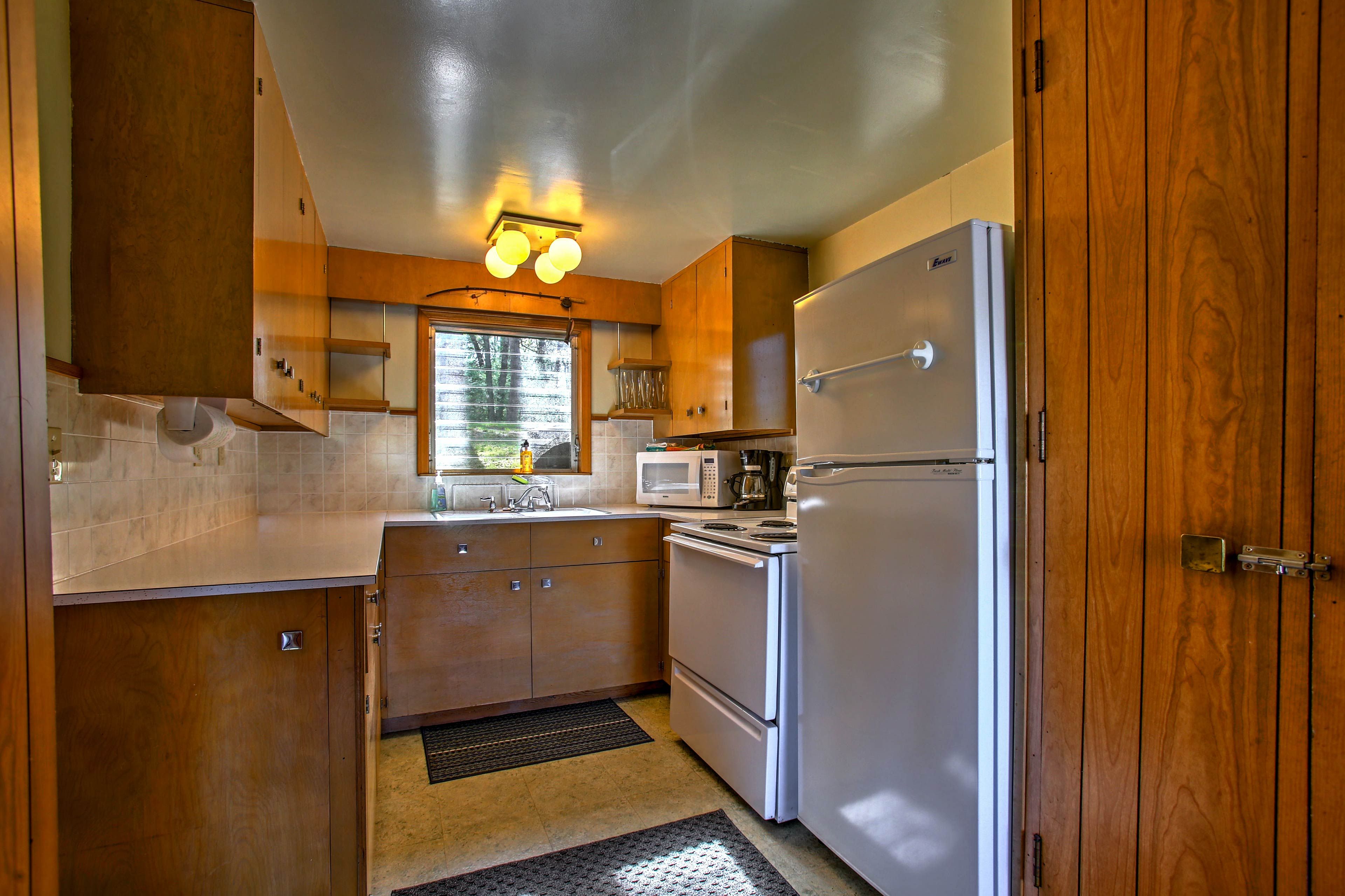 Essential appliances and cookware make home-cooking more than easy.