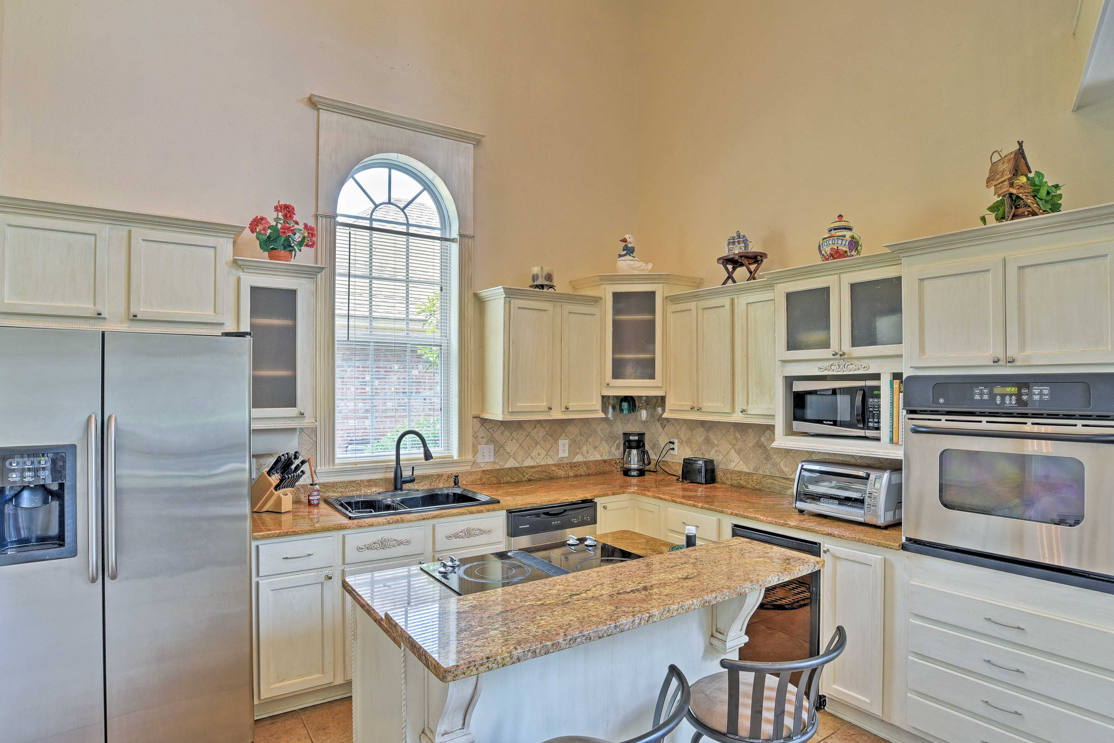 Kitchen | Dishware/Flatware