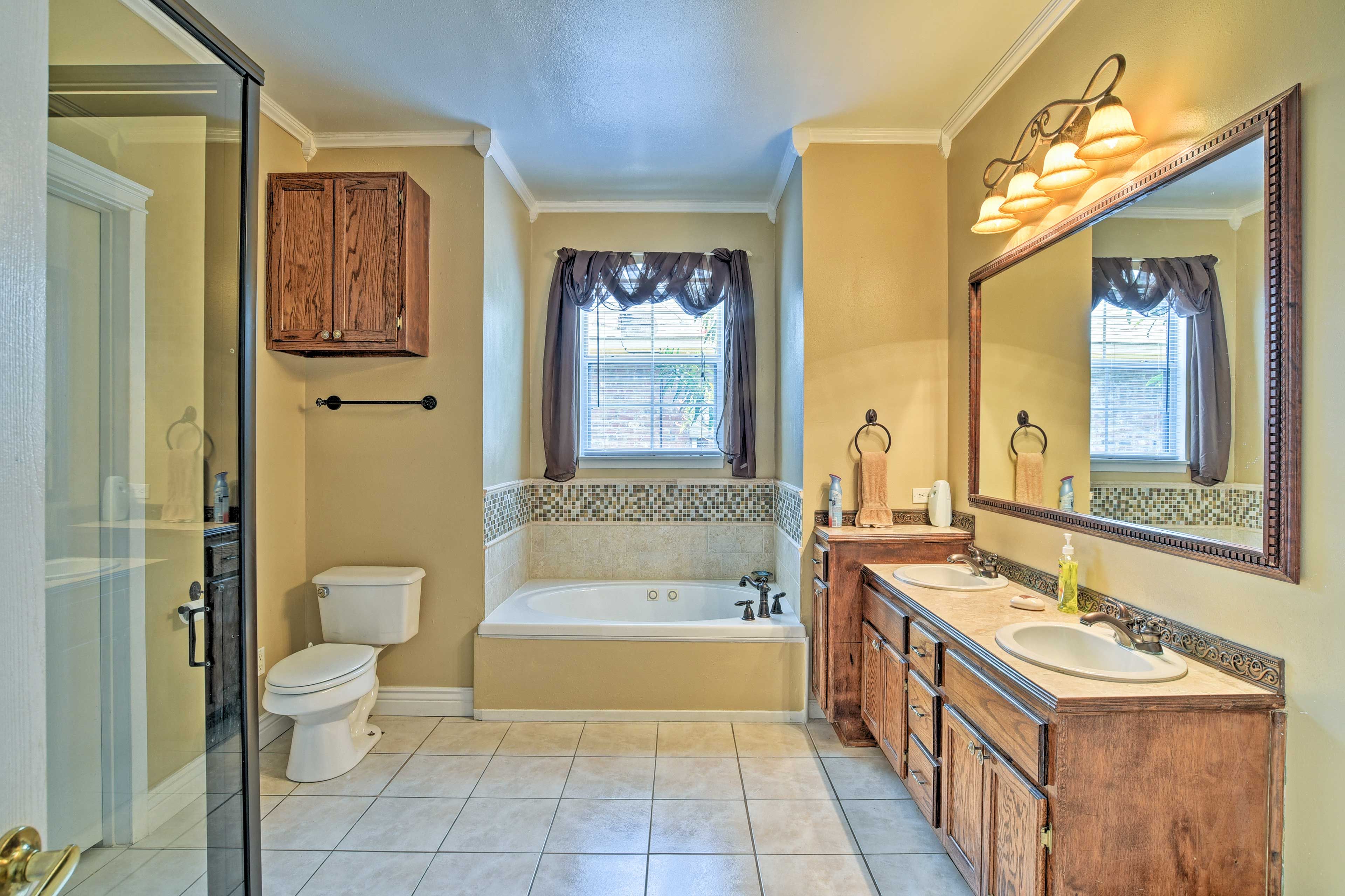 En-Suite Bathroom