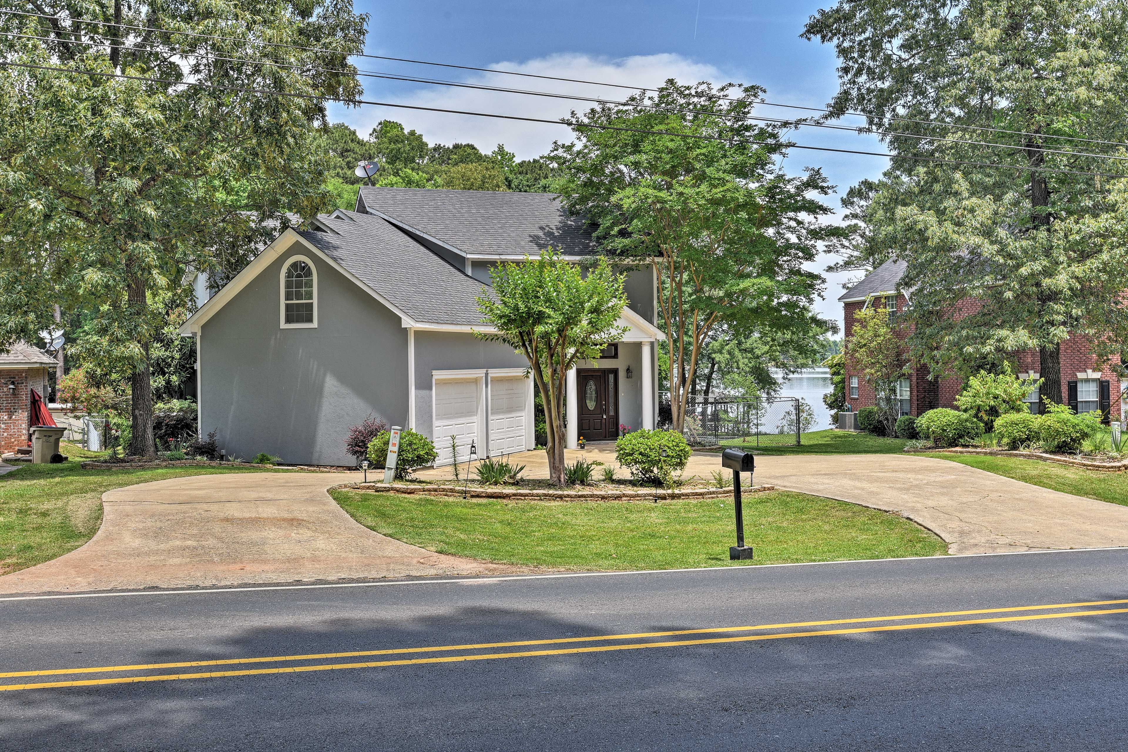 House Exterior | Driveway Parking (6 Vehicles)