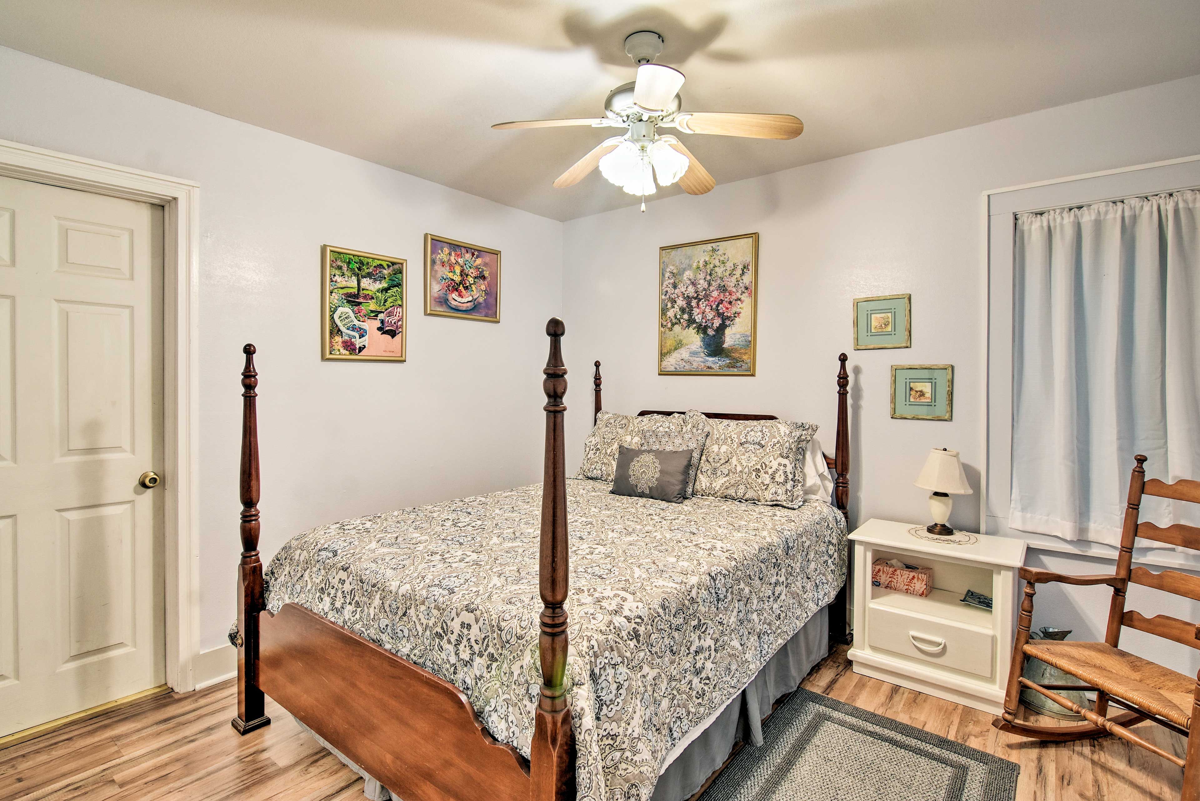 Bedroom 3 | Queen Bed
