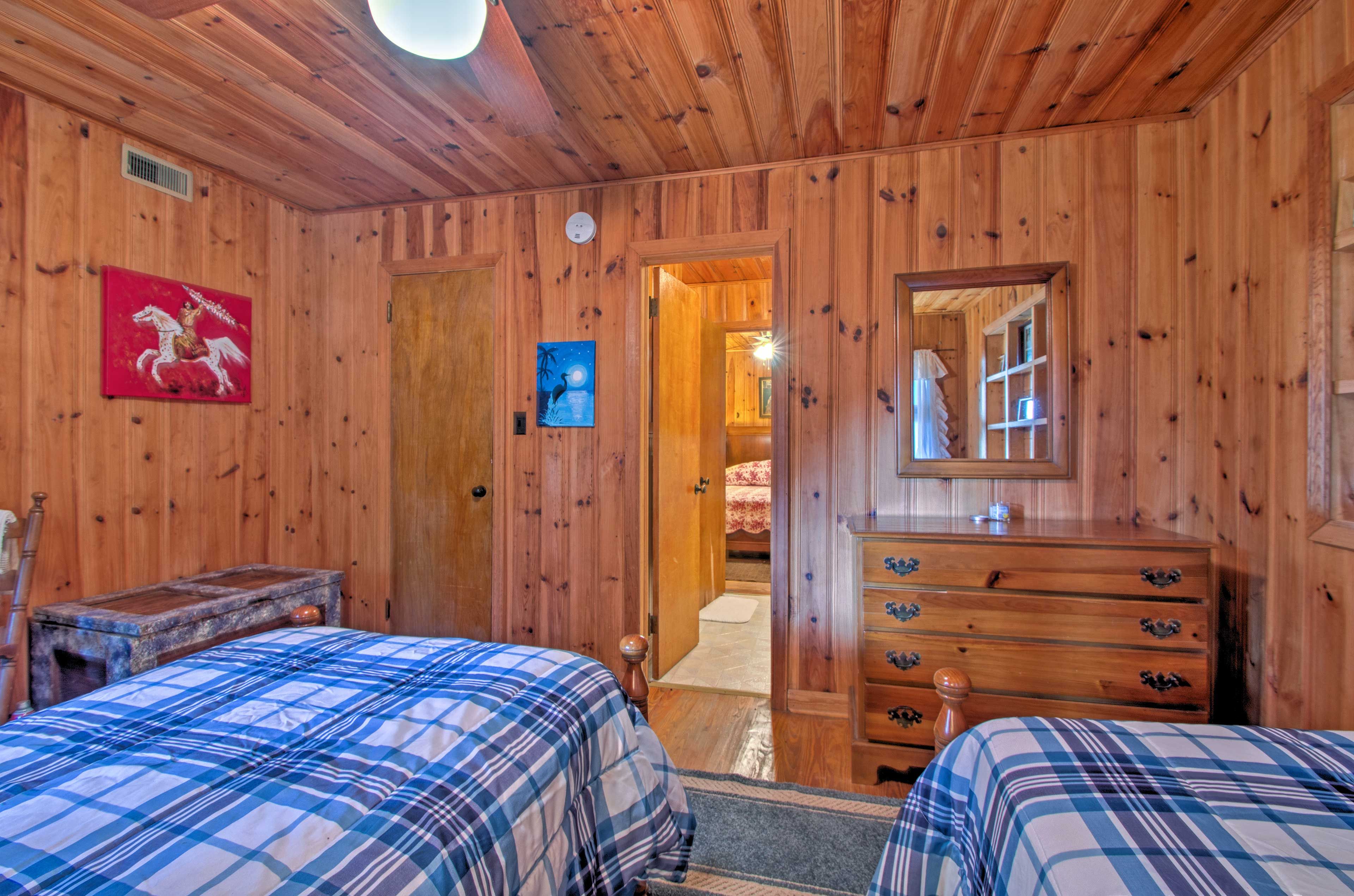 Bedroom 5 | 2 Twin Beds