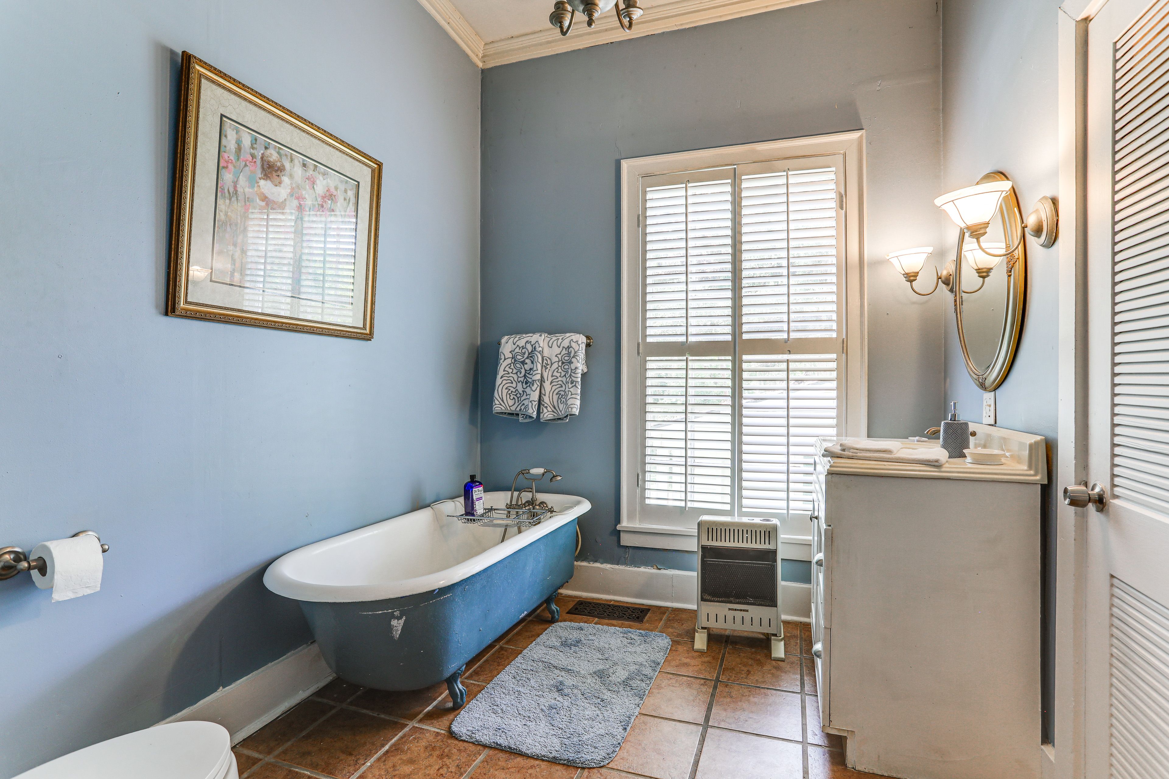 En-Suite Bathroom | 1st Floor