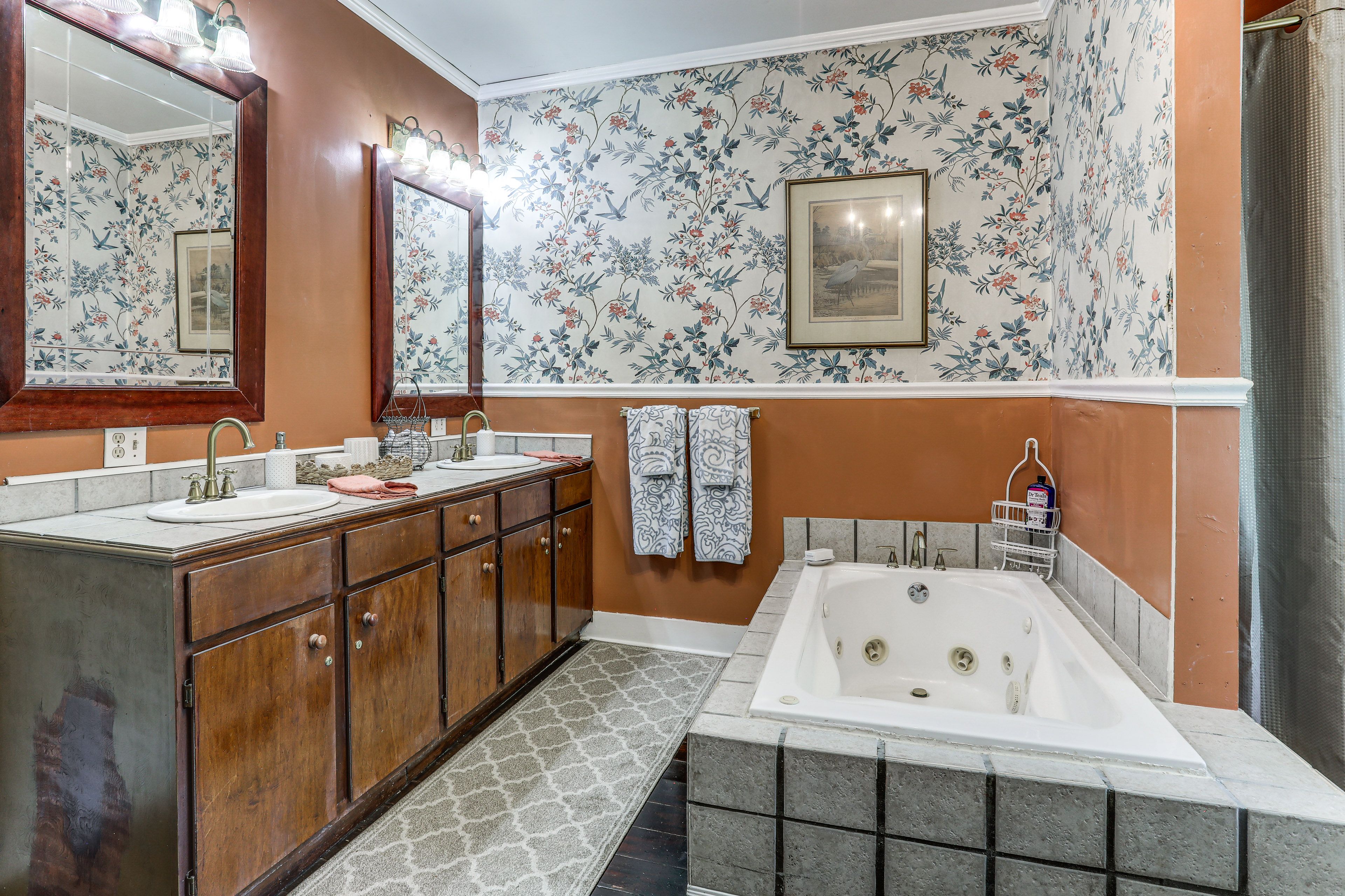 En-Suite Bathroom | 1st Floor