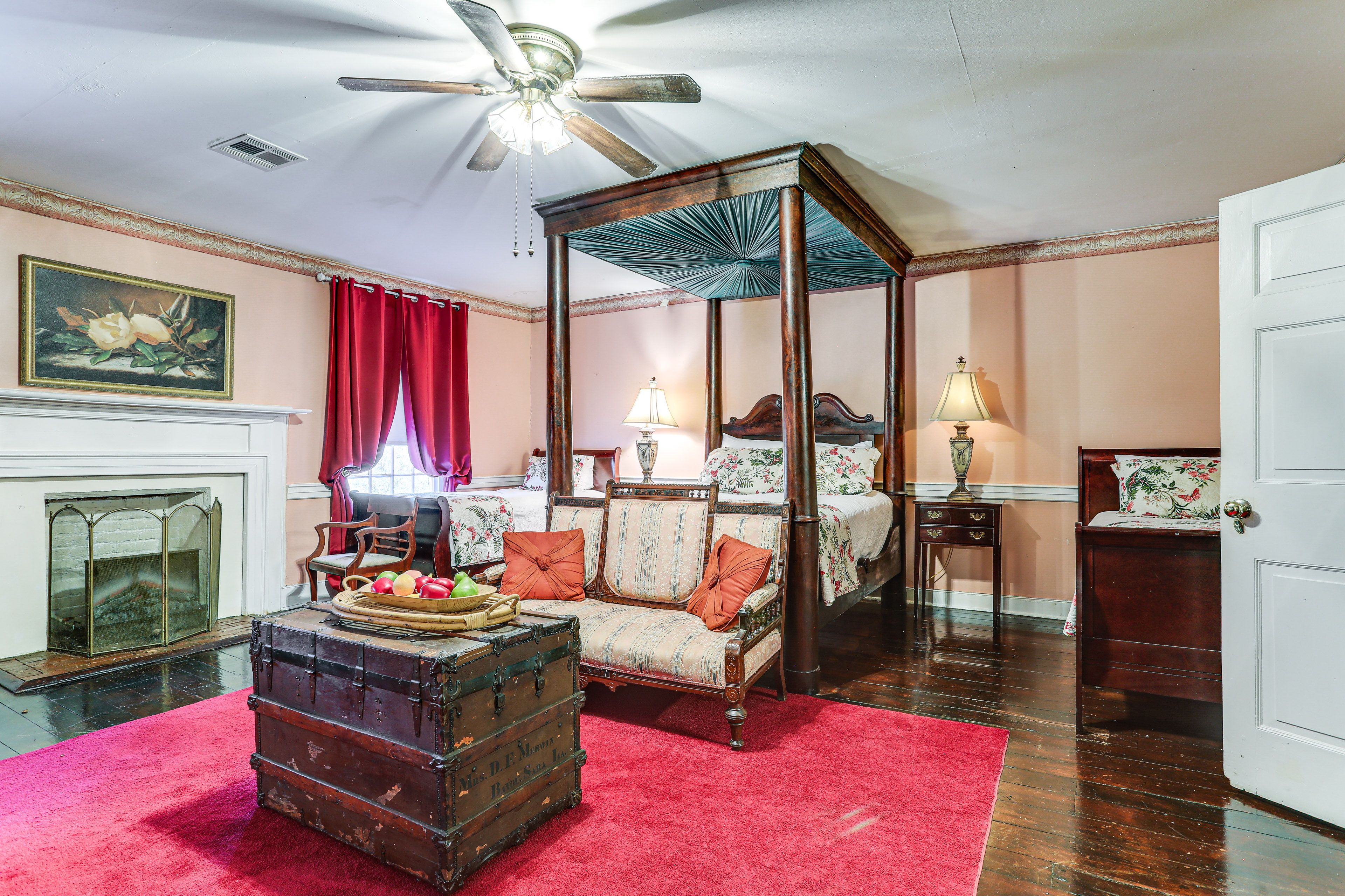 Bedroom 4 | Queen Bed | 2 Twin Beds | 2nd Floor