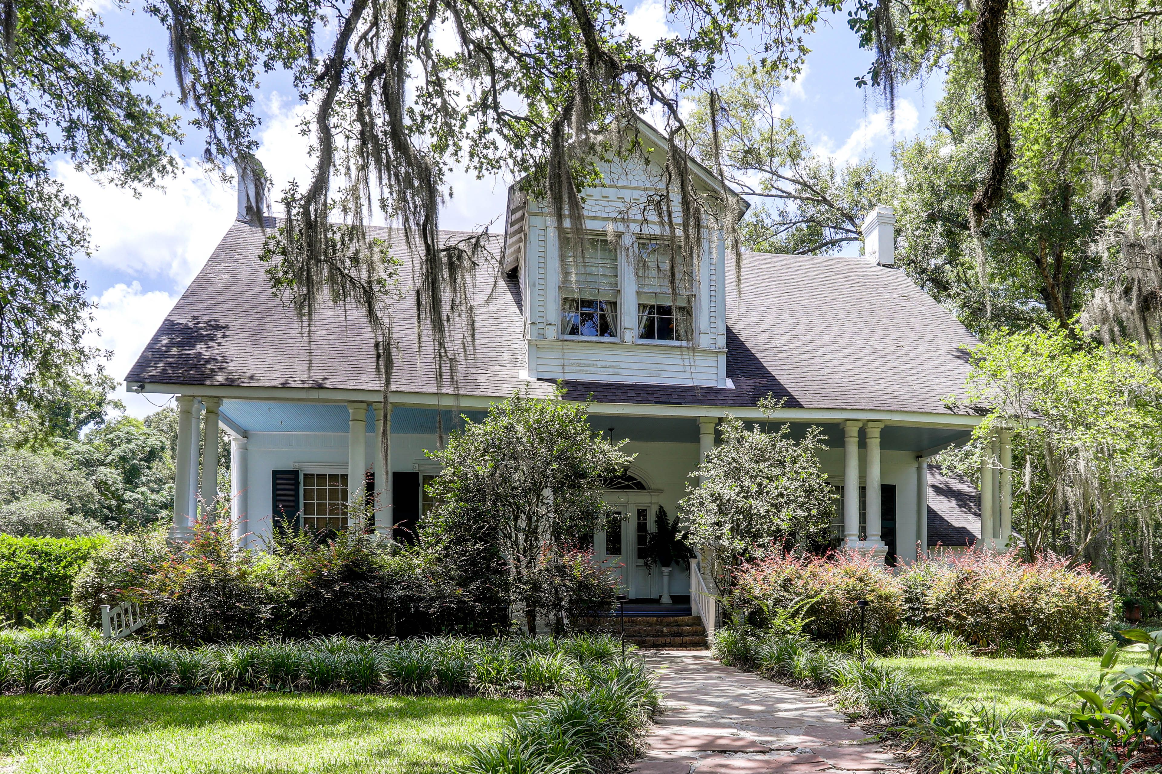 Woodville Vacation Rental | 4BR | 4.5BA | 5,400 Sq Ft
