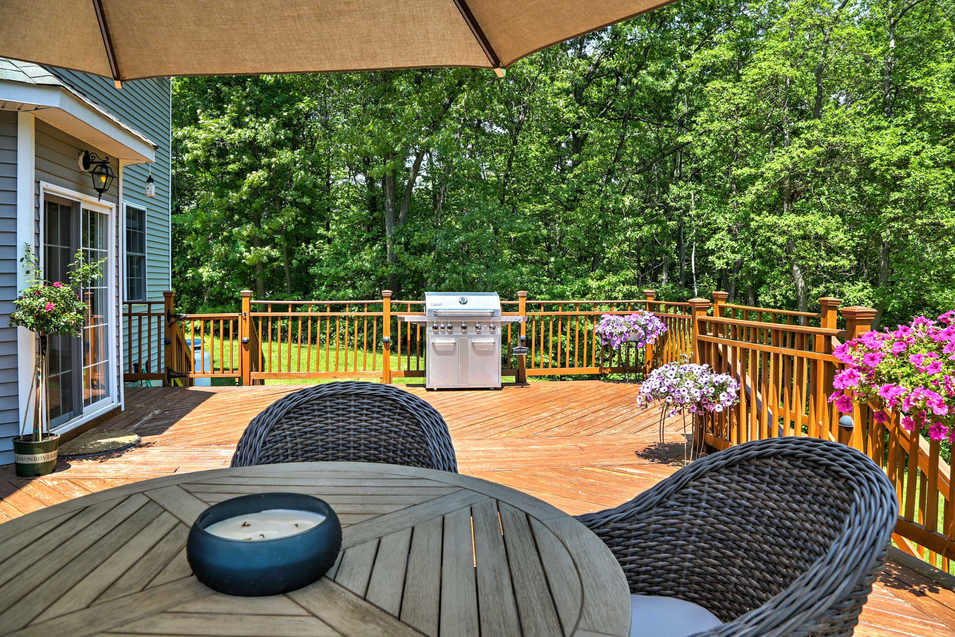 A gas grill is perfect for afternoon barbecues.
