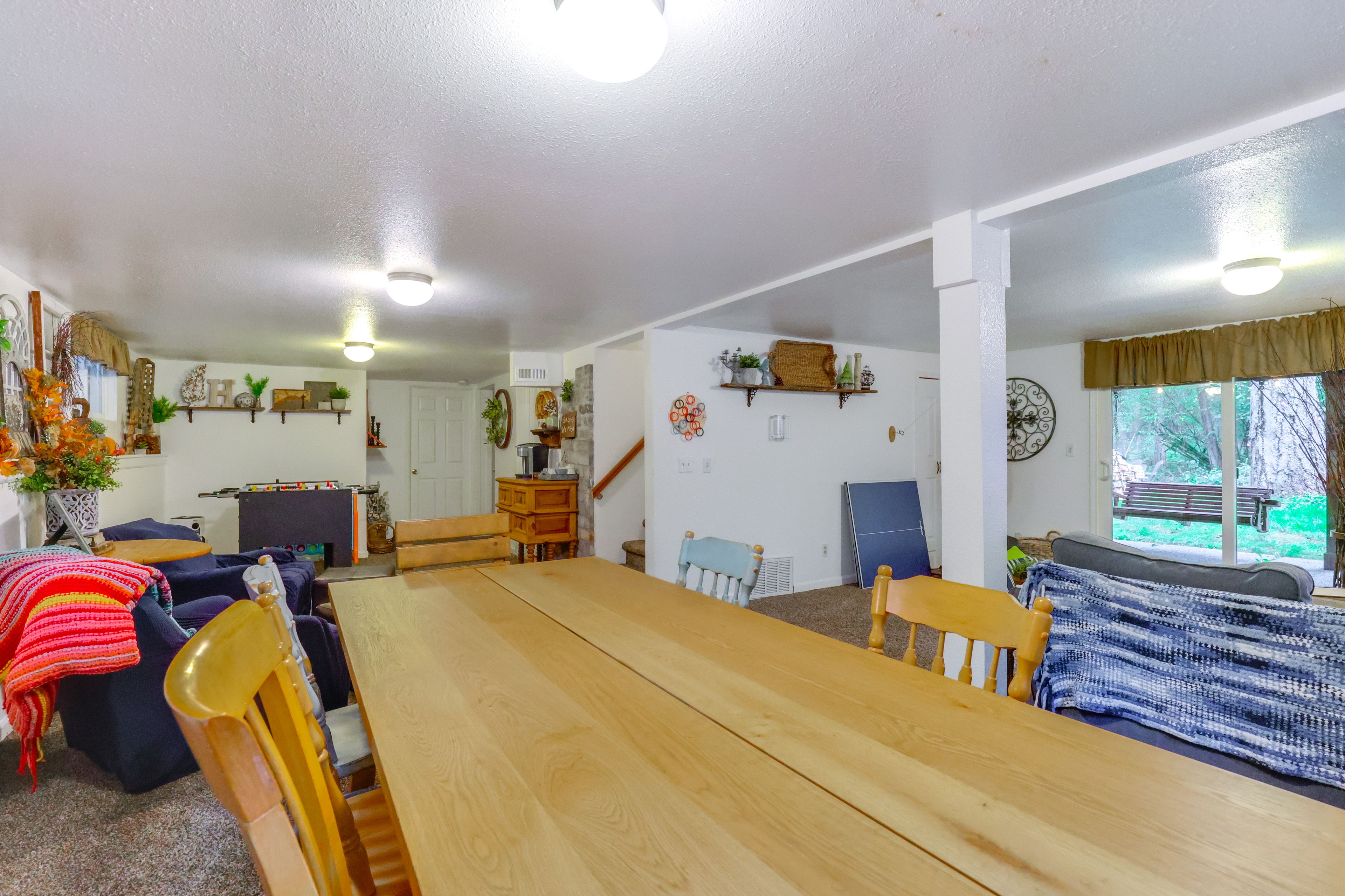 Game Room | Dining Table/Ping-Pong Table